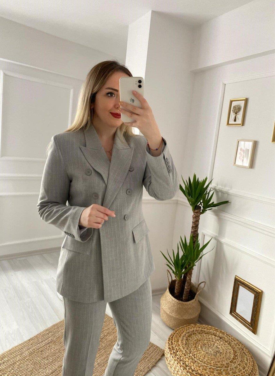 GRİ ÇİZGİLİ KRUVAZE MODEL CEKETLİ TAKIM