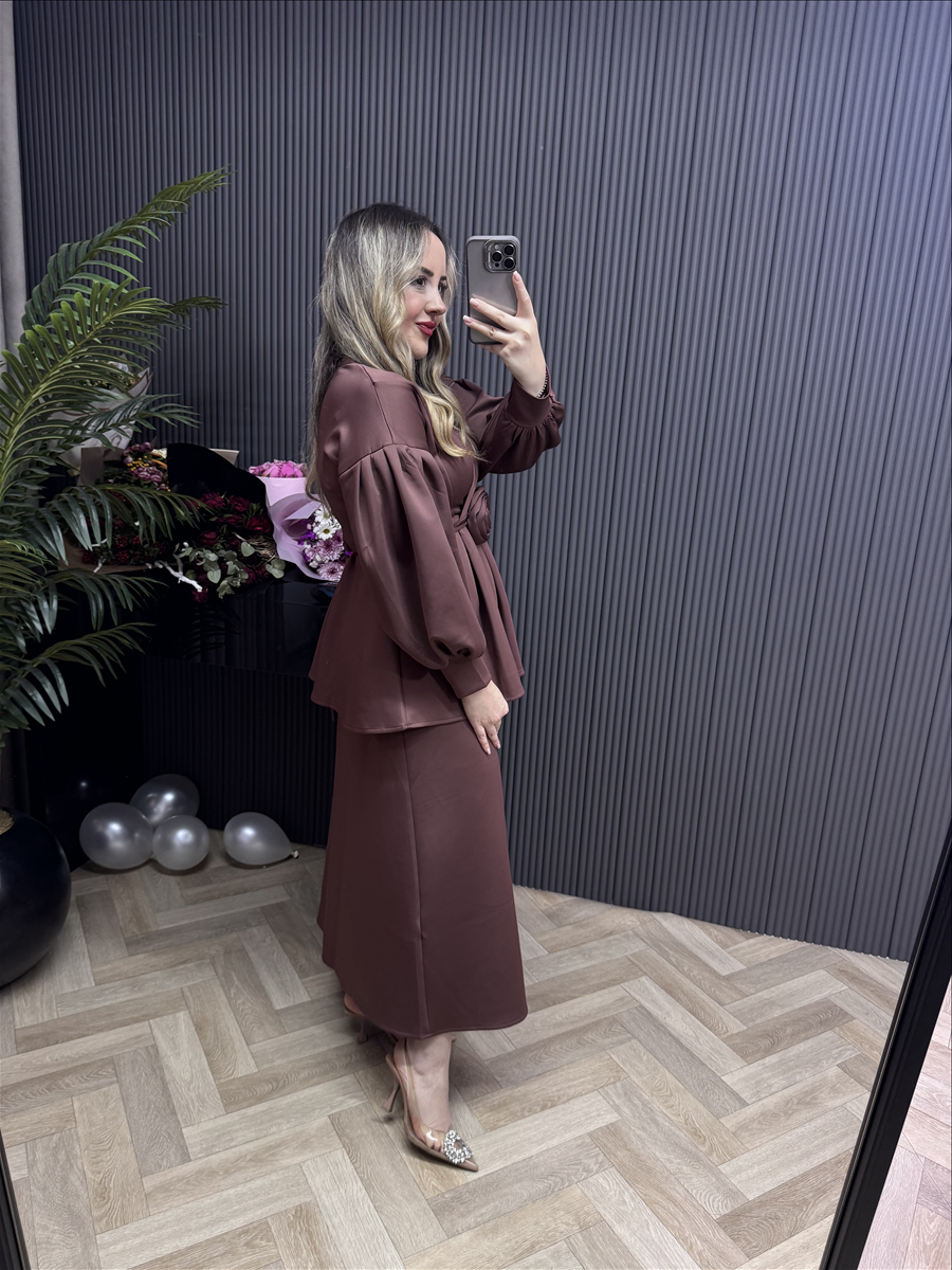 Gül Detaylı Etekli Takım Acı Kahve