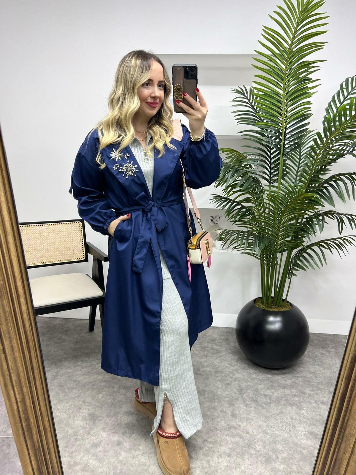 HOLLY TAŞ DETAYLI TASARIM TRENÇ LACİVERT