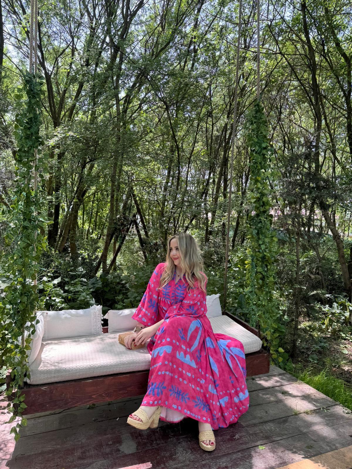 KATLEYA MODEL PEMBE MAVİ DESENLİ ELBİSE