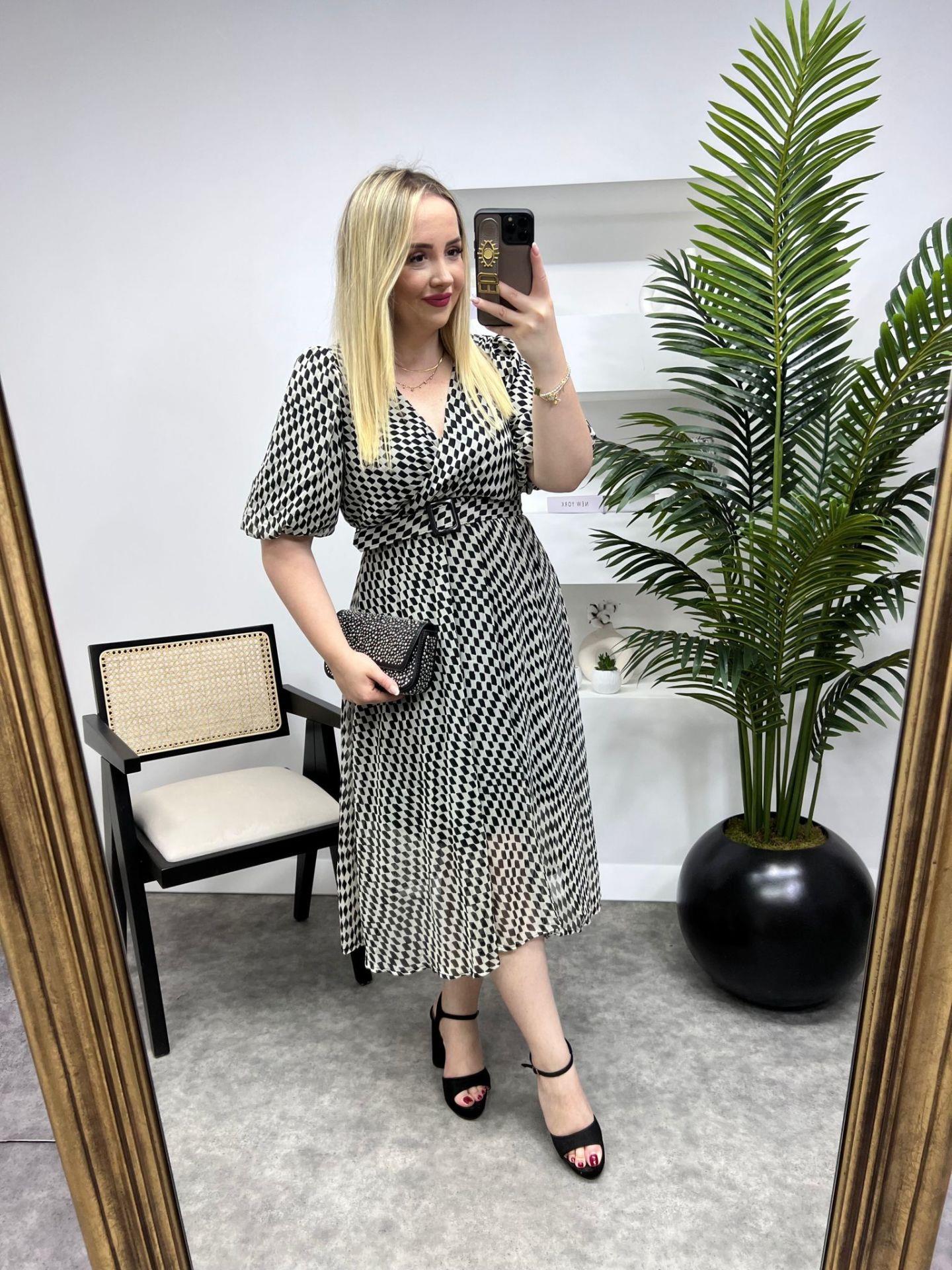 KEMERLİ BELİ LASTİKLİ FLORA ŞİFON ELBİSE