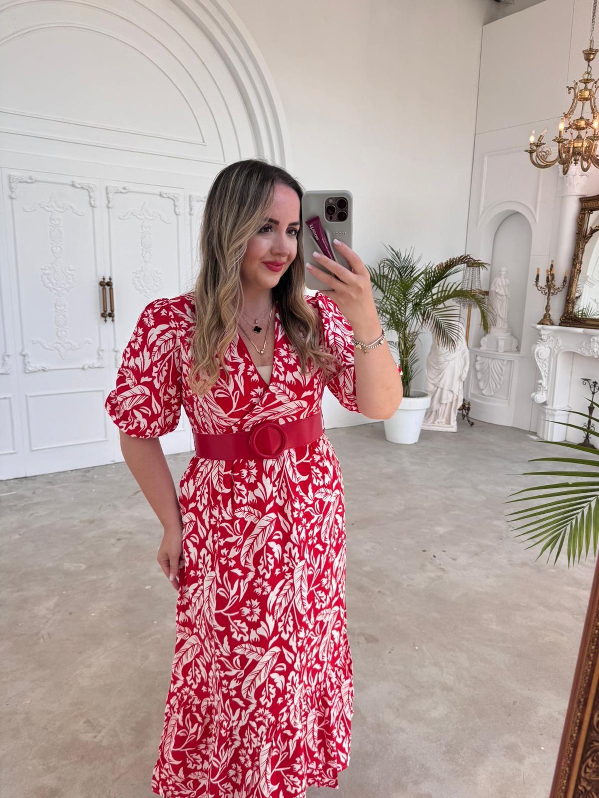 KEMERLİ DESENLİ MODEL KIRMIZI ELBİSE