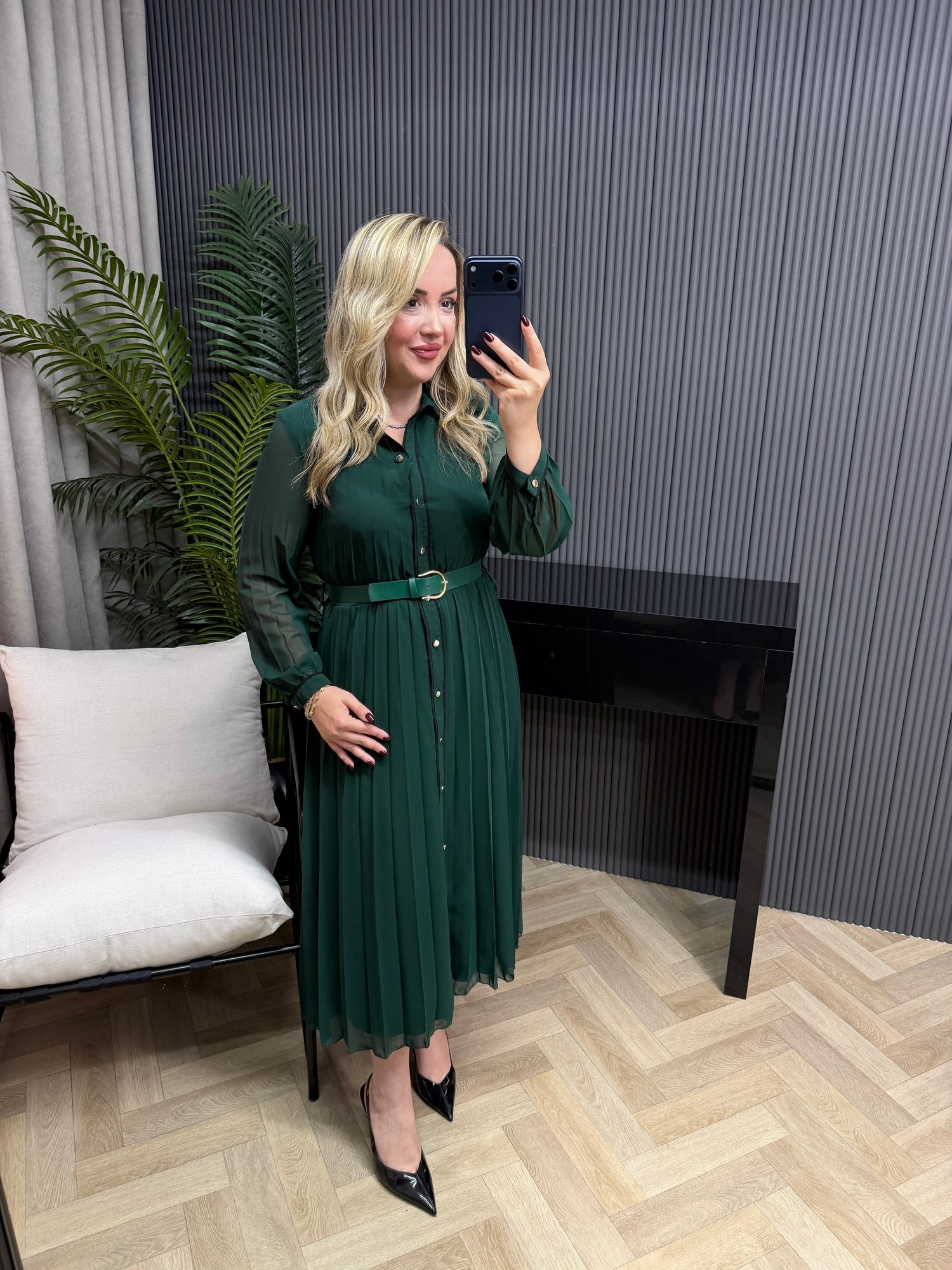 Kemerli Düğmeli Pilise Elbiseler Zümrüt