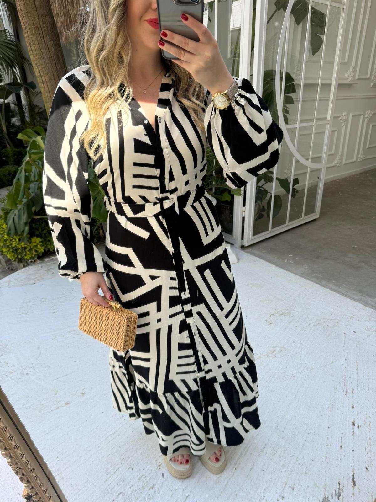 KEMERLİ SİYAH PAMUK VİSKON DÜĞMELİ ELBİSE