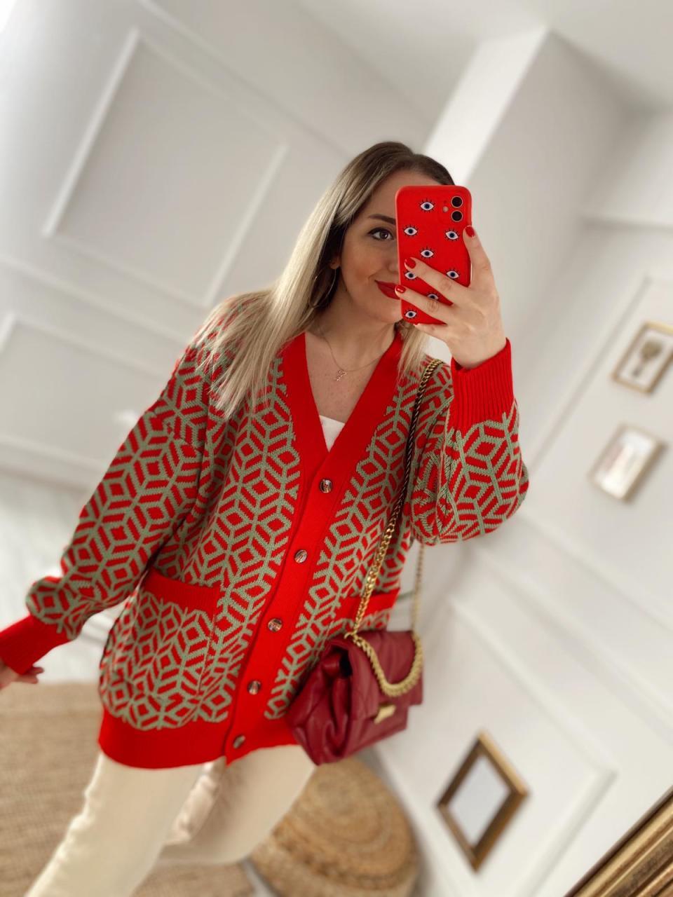 KİRMİZİ DETAYLI CEPLİ HİRKA