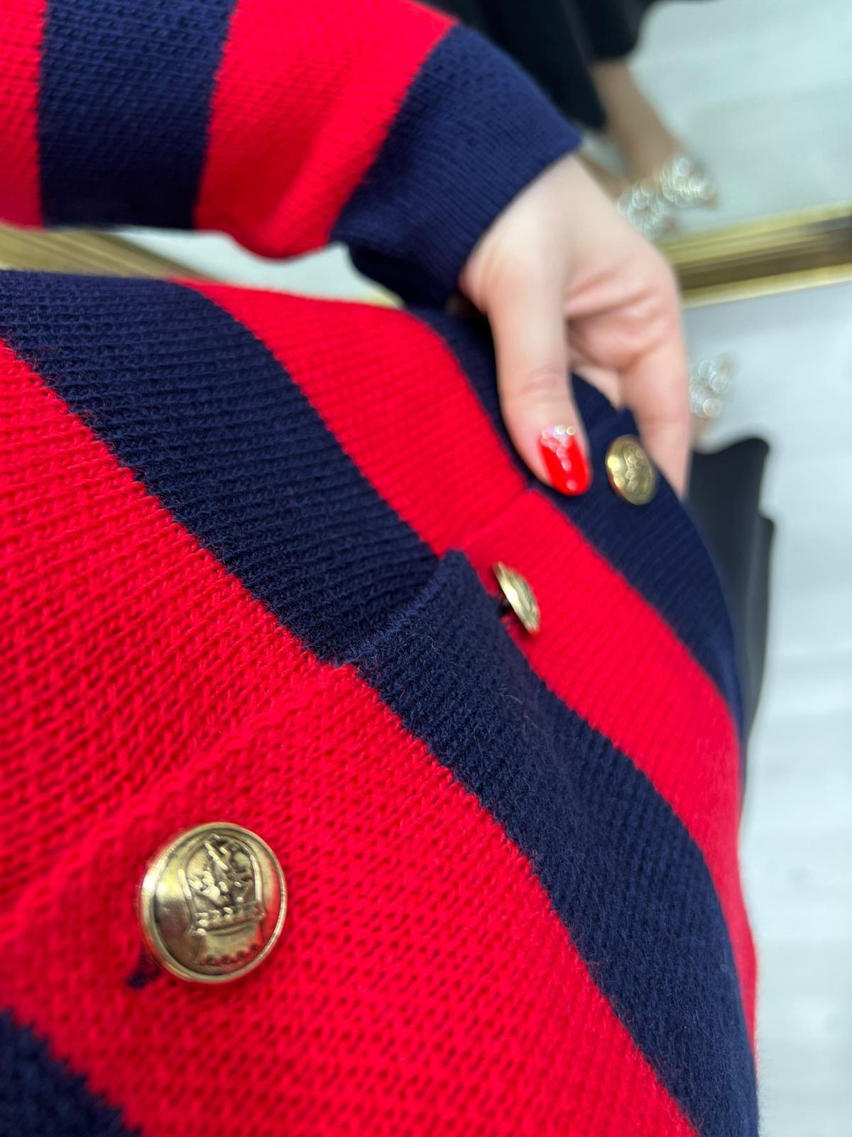 KİRMİZİ LACİ ÇİZGİLİ HİRKA