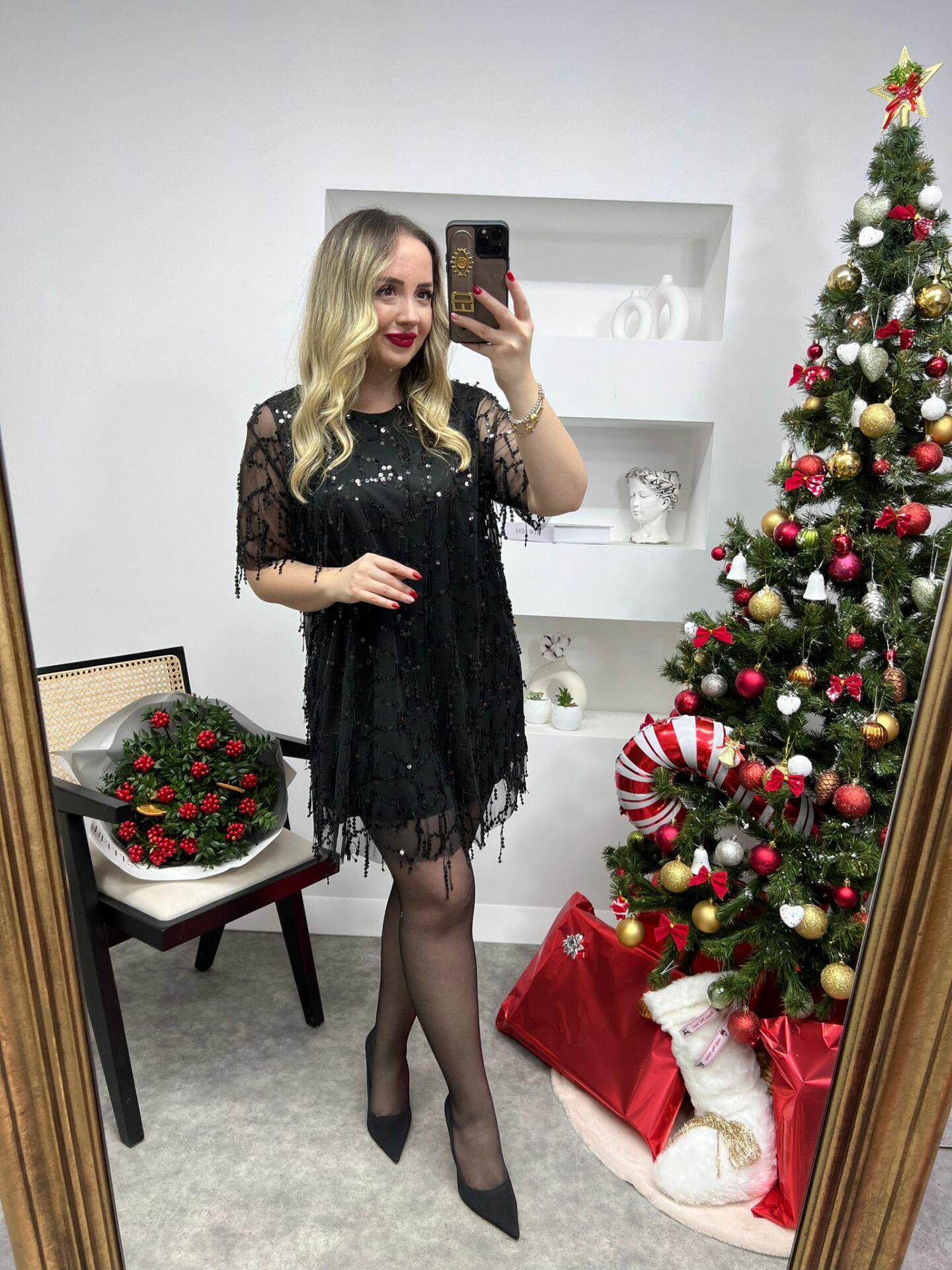 KISA KOLLU SAÇAKLI PAYETLİ ELBİSE
