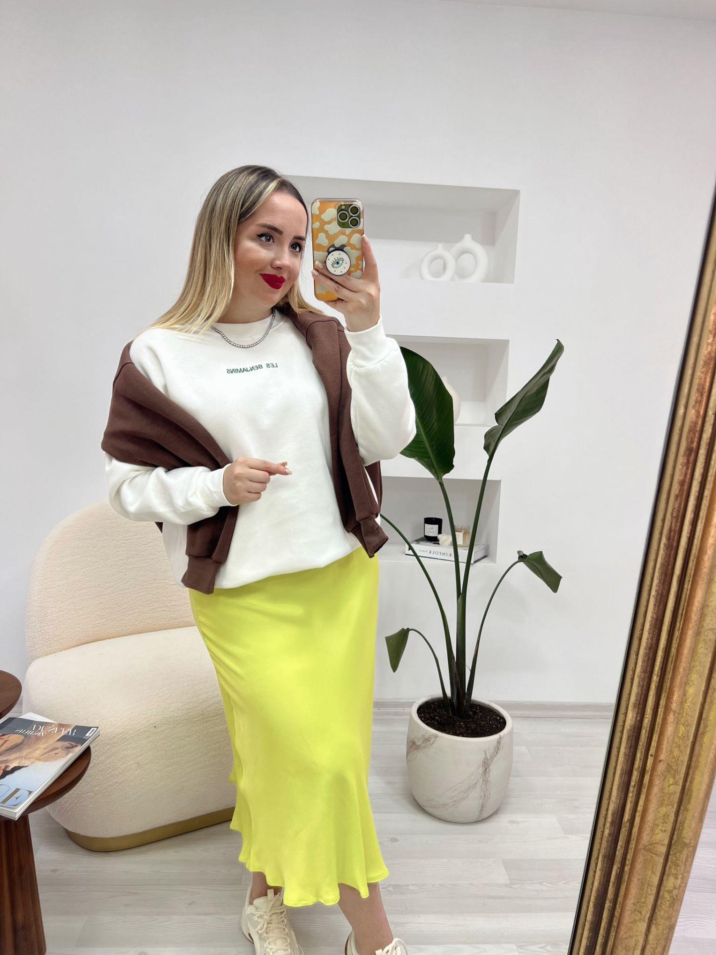 LB NAKİŞLİ BEYAZ SWEATSHİRT