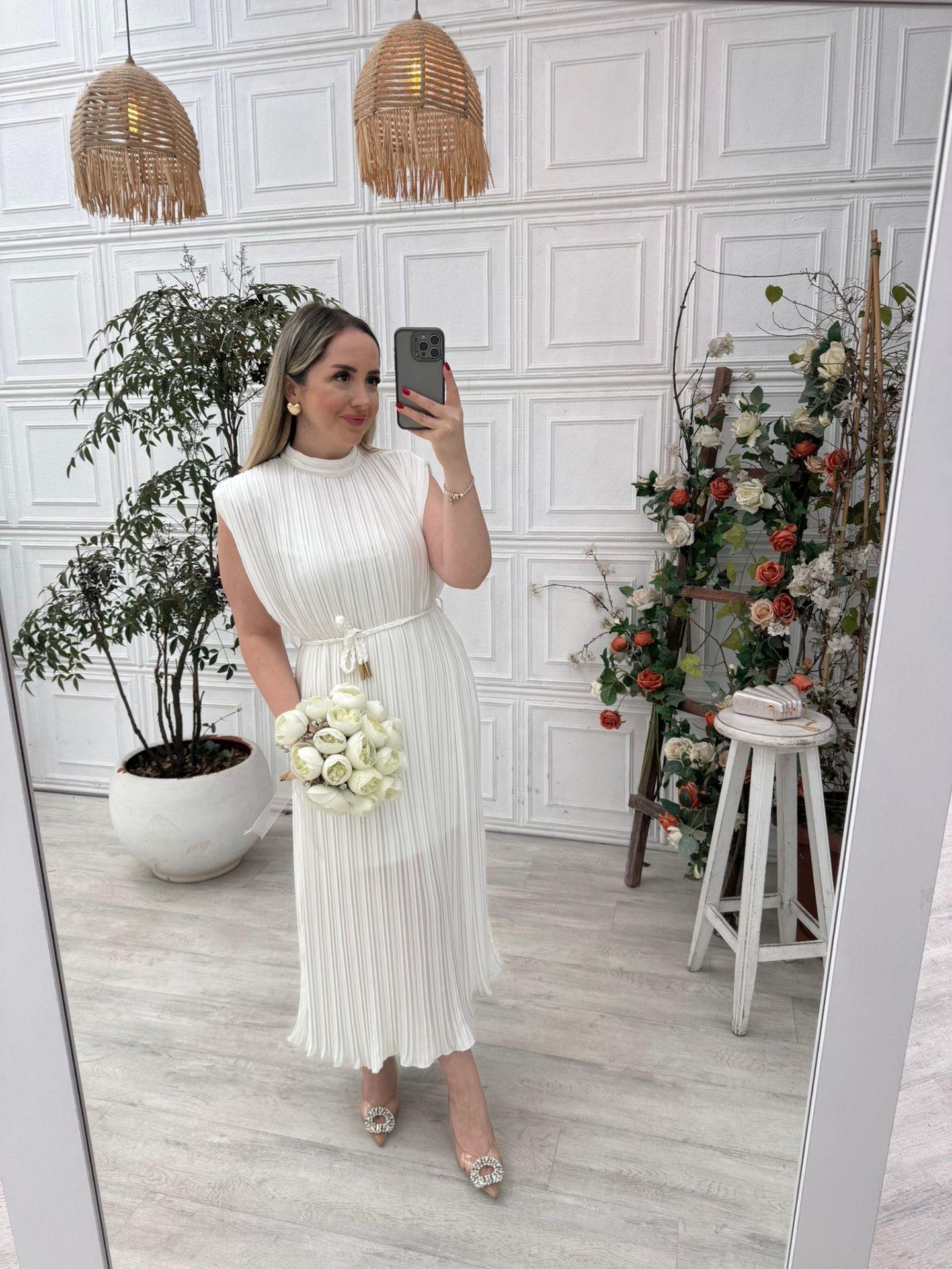 LİNA PİLİSE ÖRGÜ KEMERLİ ELBİSE BEYAZ