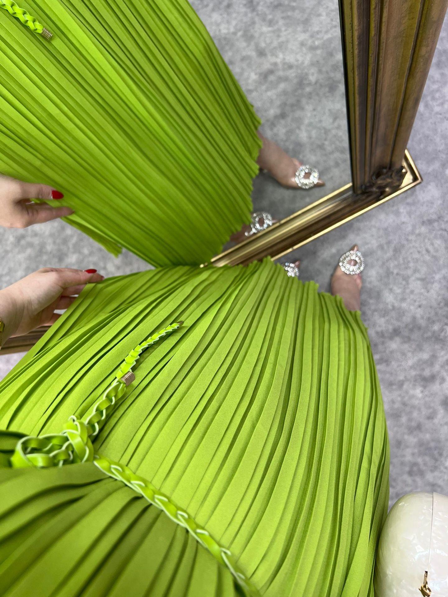 LİNA PİLİSE ÖRGÜ KEMERLİ ELBİSE FISTIK YEŞİL