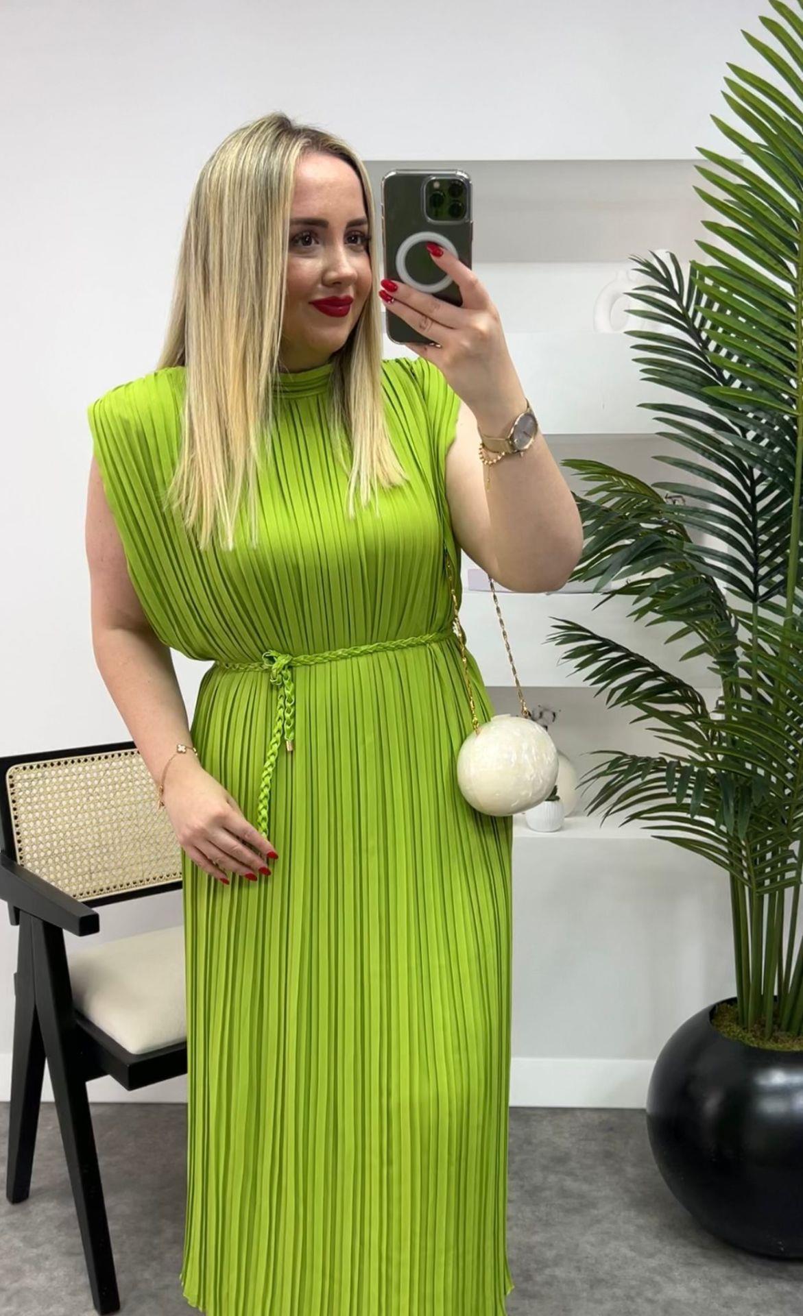 LİNA PİLİSE ÖRGÜ KEMERLİ ELBİSE FISTIK YEŞİL