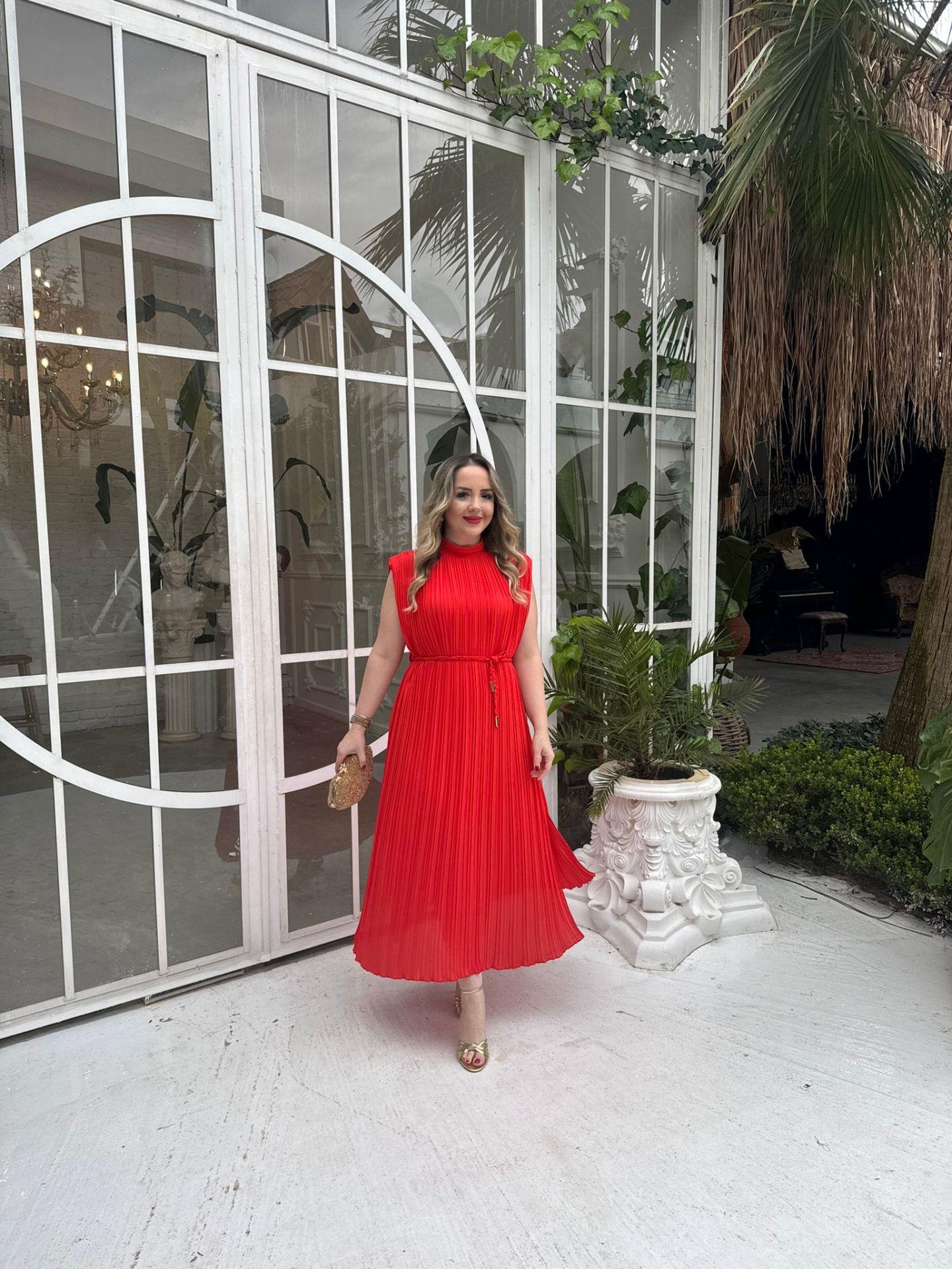 LİNA PİLİSE ÖRGÜ KEMERLİ ELBİSE NAR ÇİÇEĞİ