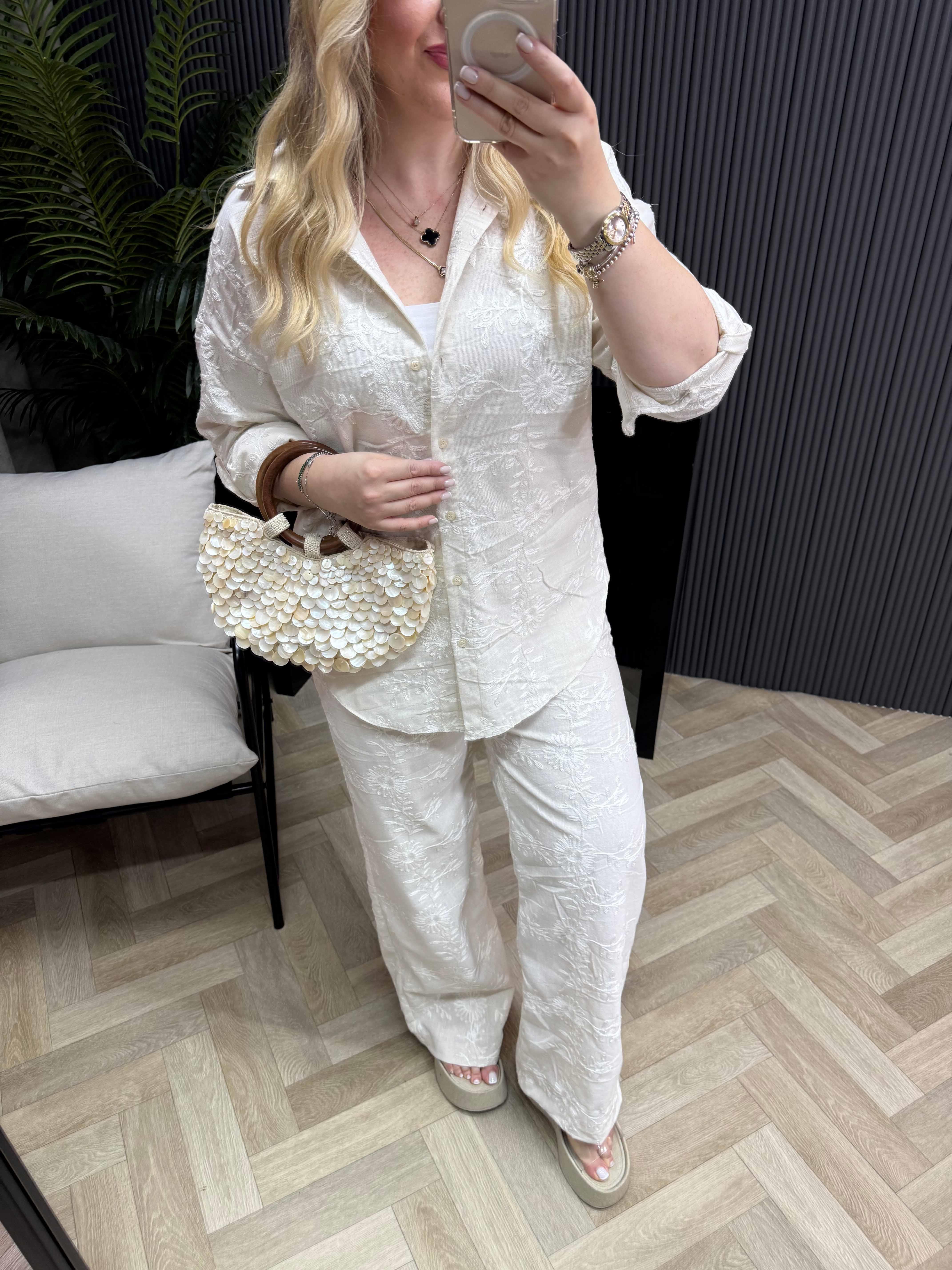 Linda Nakış İşlemeli Premium Keten Takım