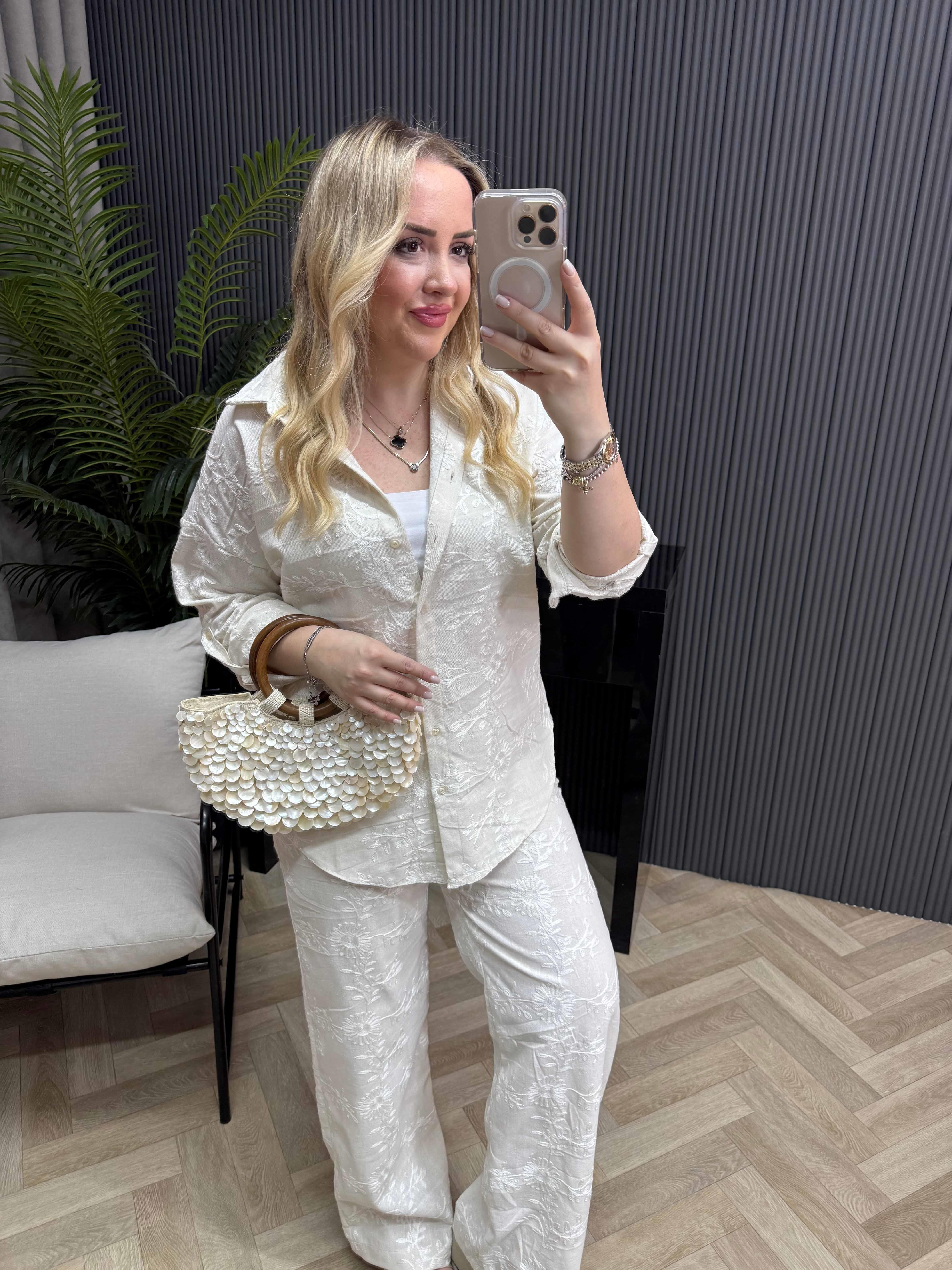 Linda Nakış İşlemeli Premium Keten Takım