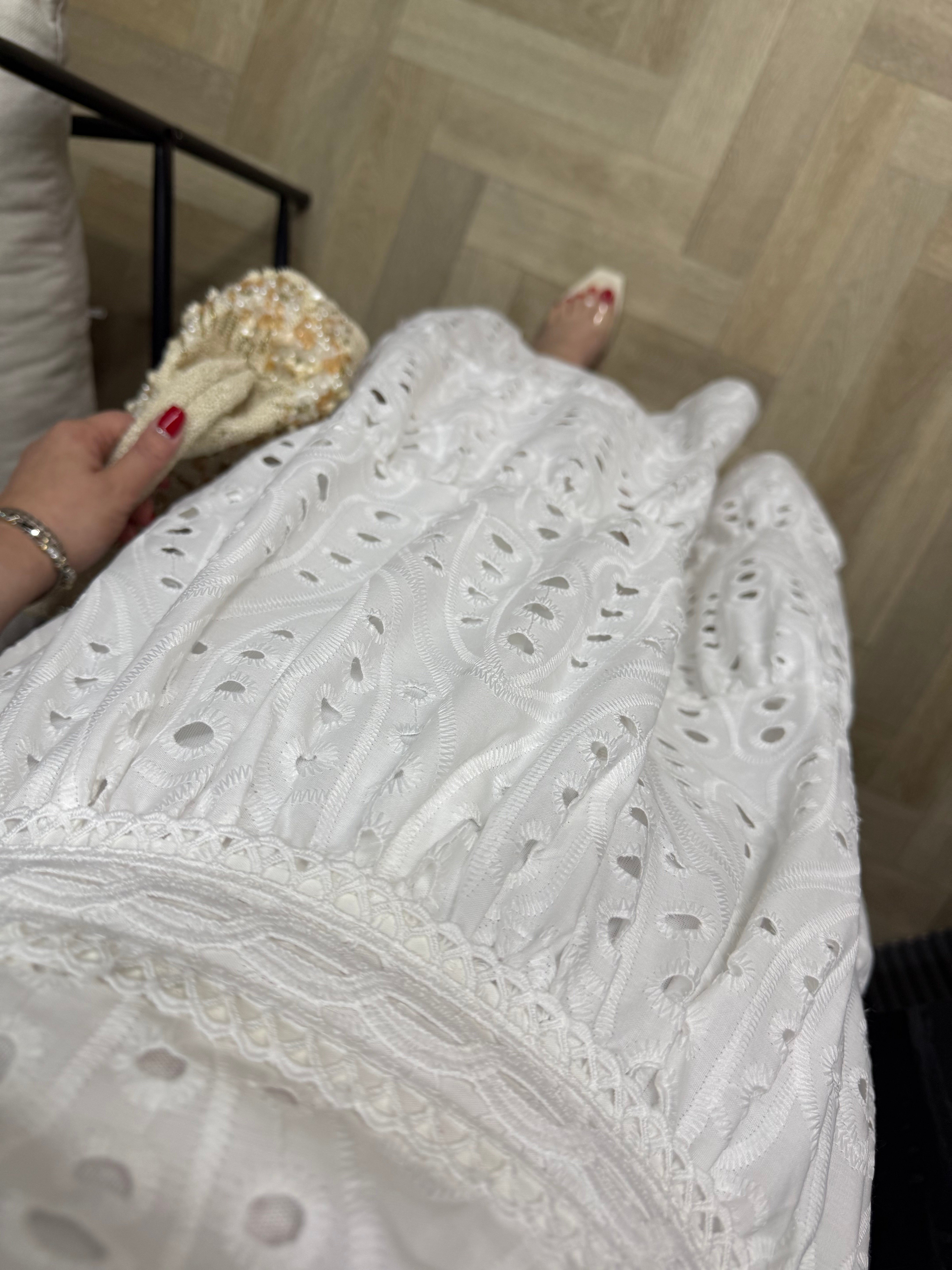 Lorin Kolları Lastikli Tasarım Fisto Elbise Beyaz