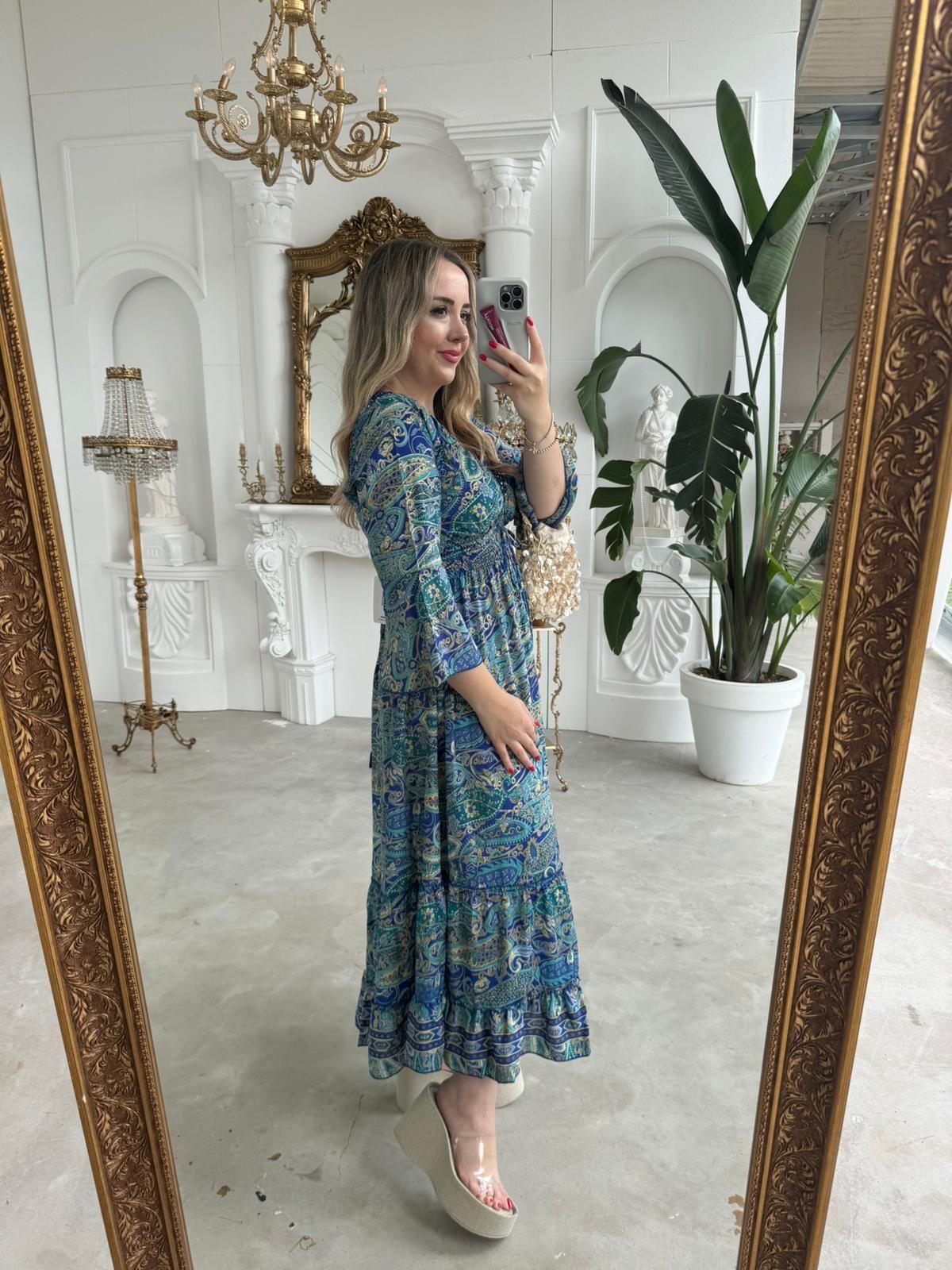MAYA LACİVERT YAKA TAŞLI İTHAL İPEK SATEN ELBİSE YEŞİL MAVİ DESENLİ