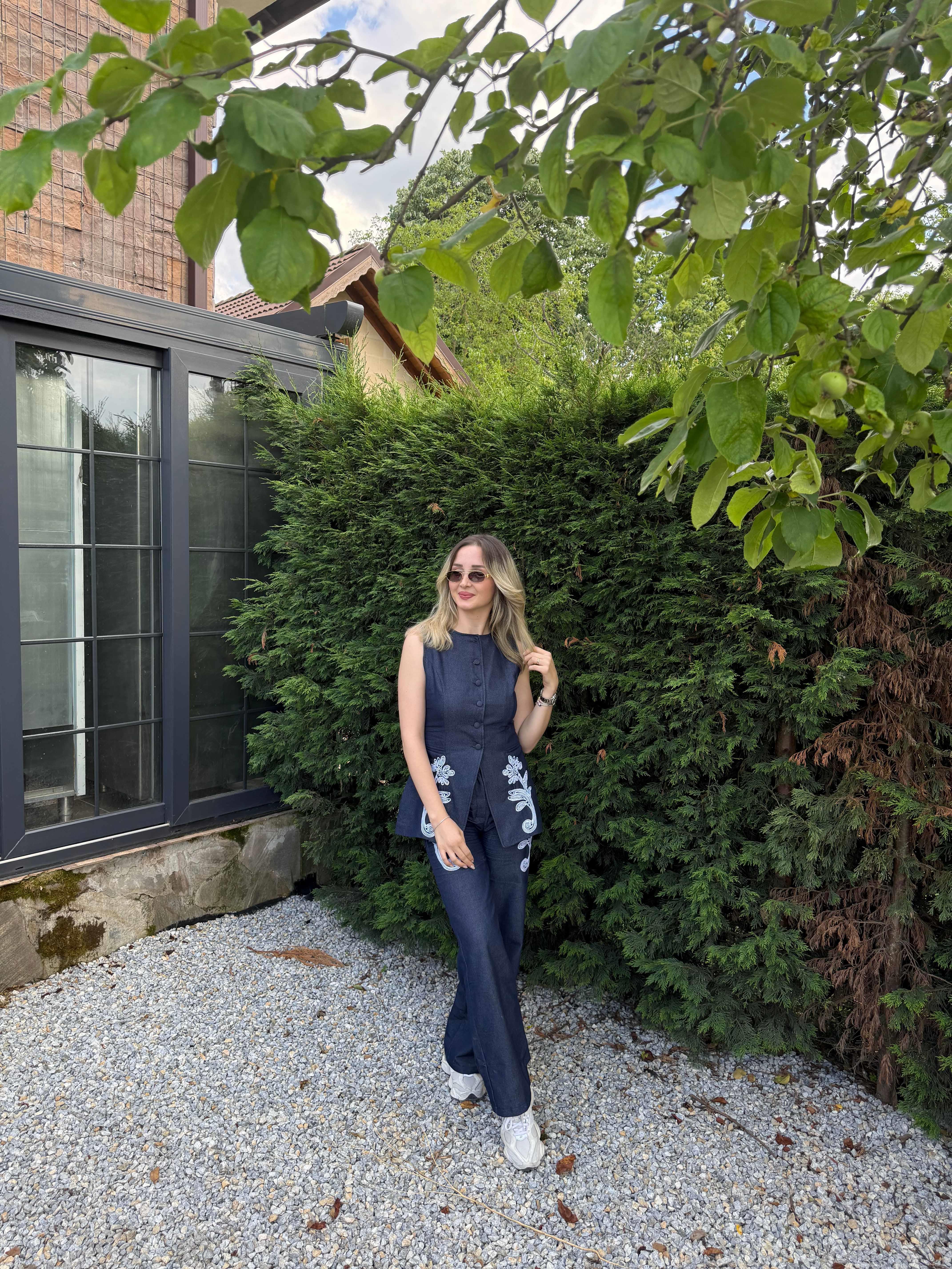 Nakış İşlemeli Denim Takım