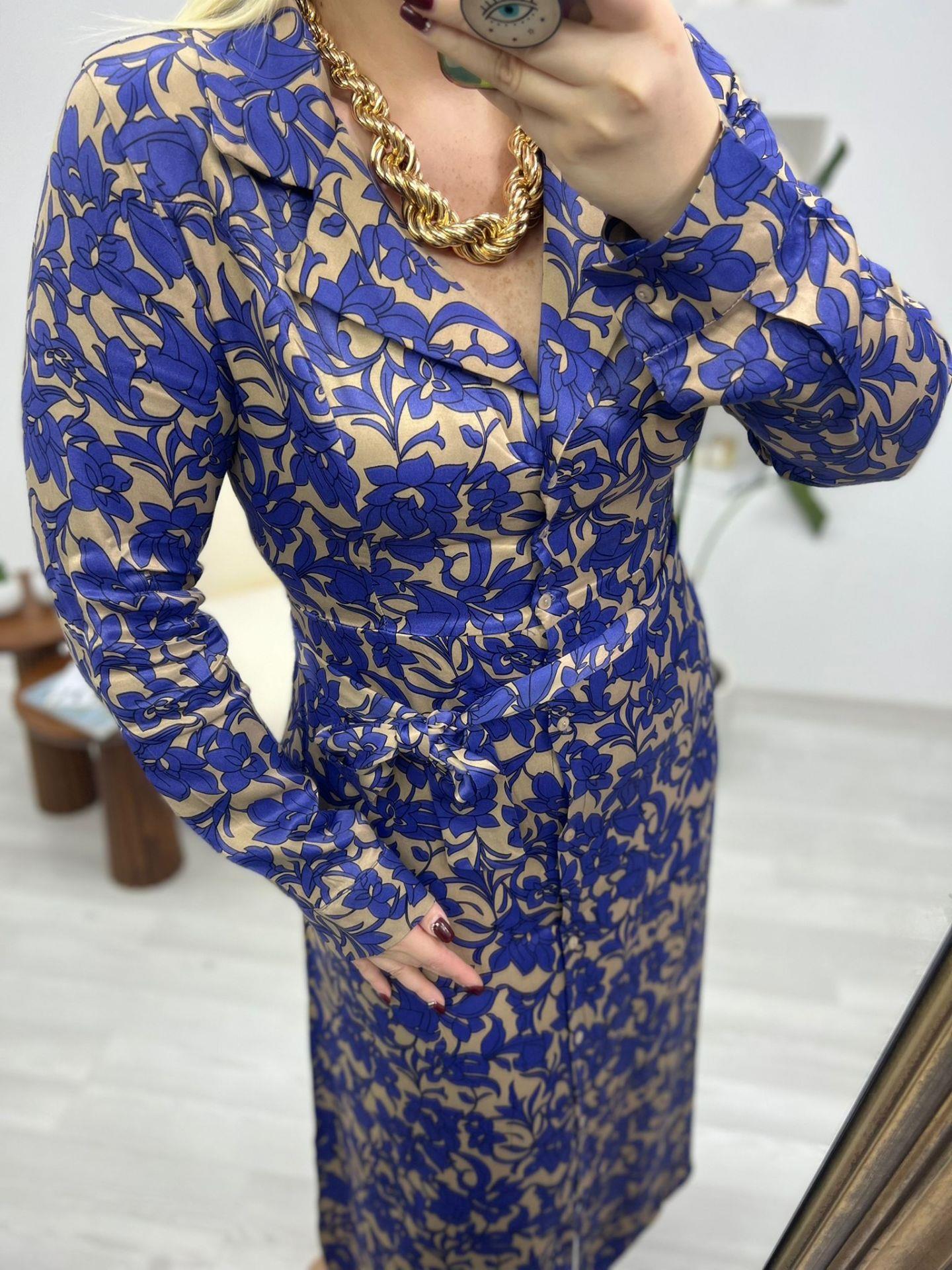 ÖNDEN DÜĞMELİ CEKET YAKA ÖZEL SATEN ELBİSE