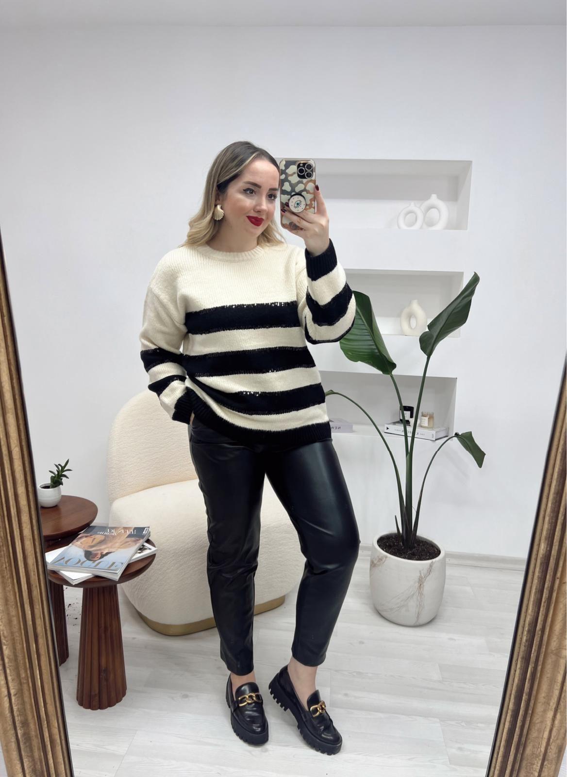 ORJ MARKA PULLU ÇİZGİLİ KAZAK