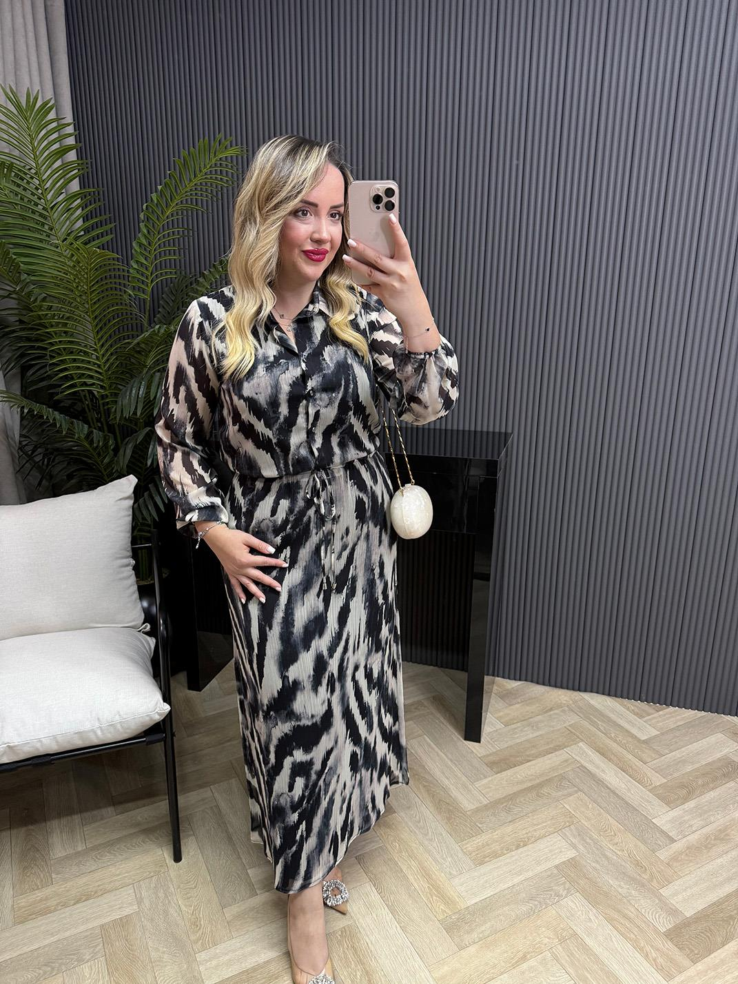 Özel Tasarım Zebra Belden Büzgülü Şifon Elbise Siyah