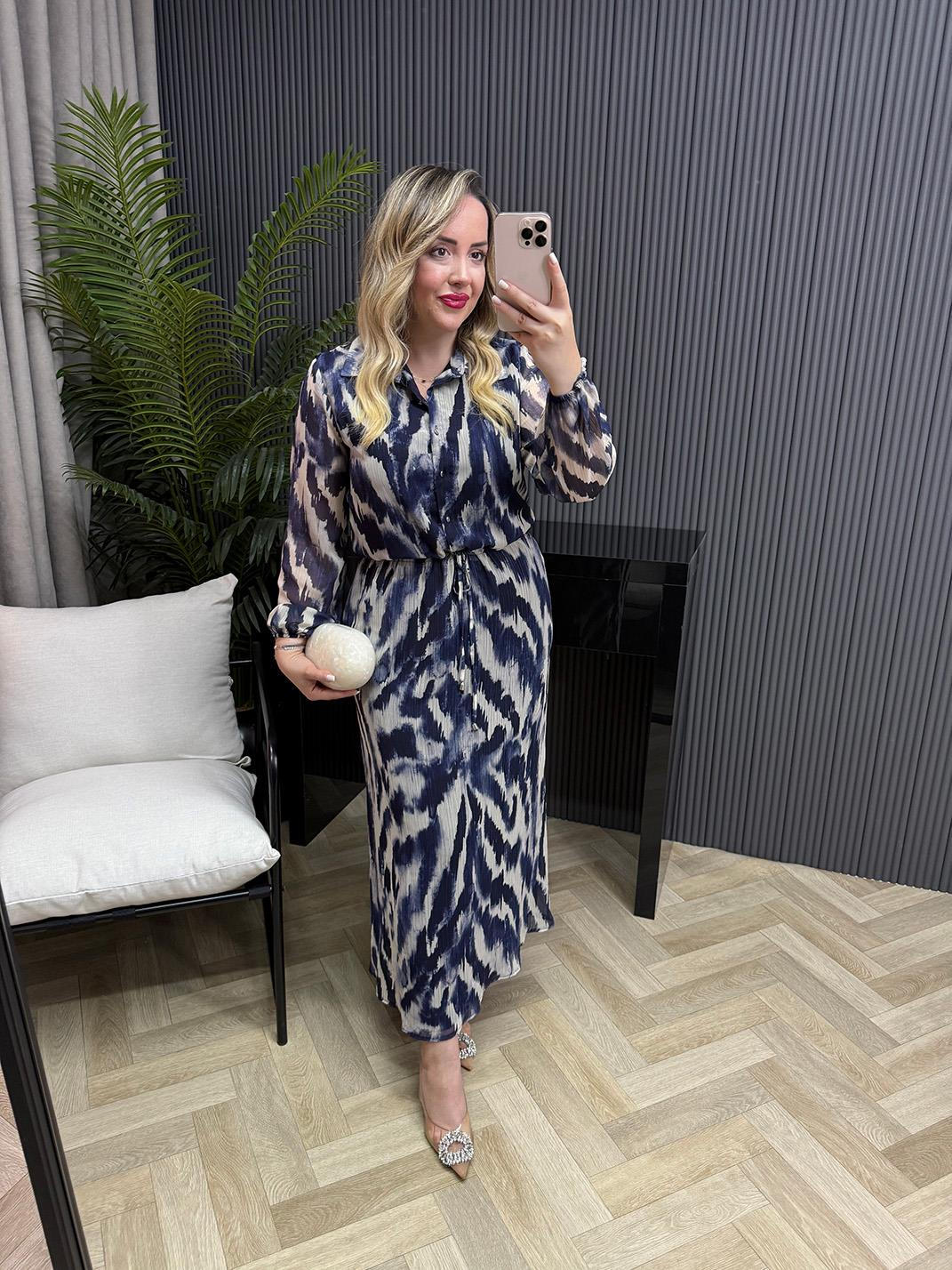 Özel Tasarım Zebra Belden Büzgülü Şifon Elbise Lacivert