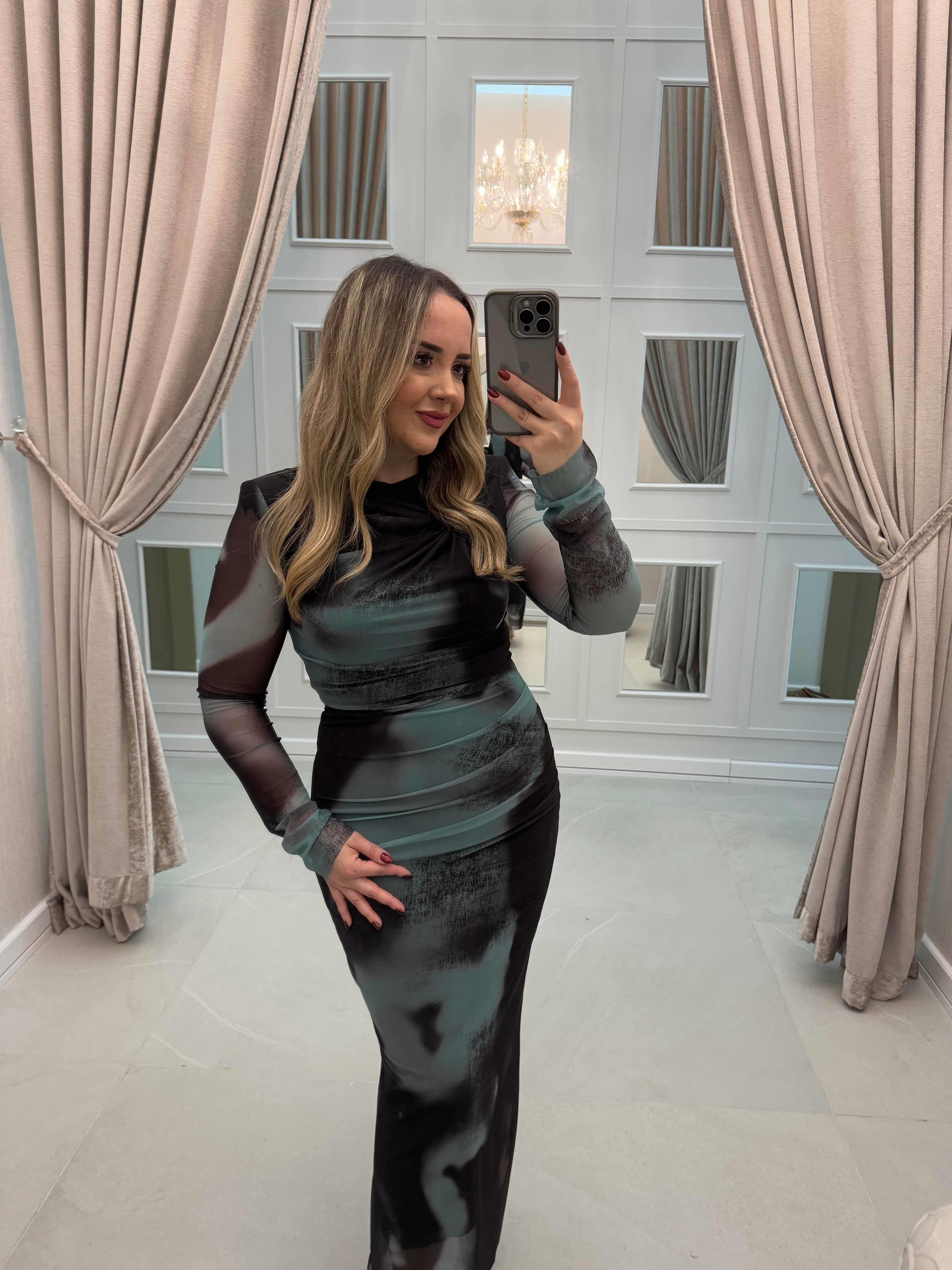 Paris Yaka Düğüm Detaylı Tasarım Tül Elbise