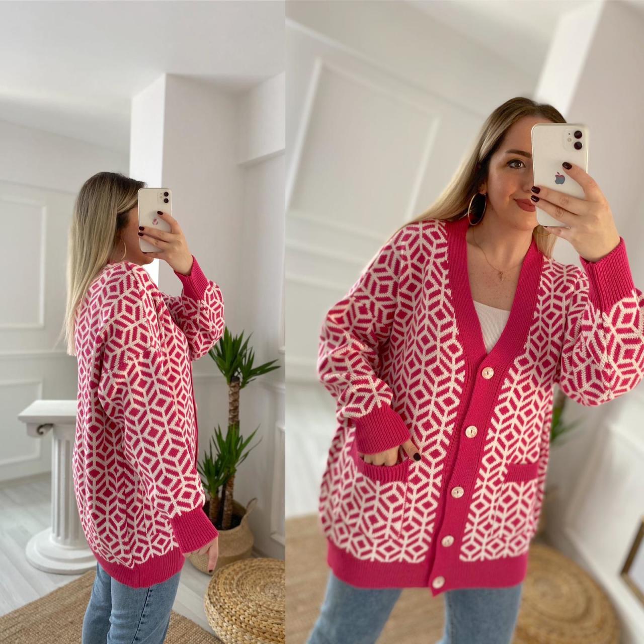 PEMBE DETAYLI CEPLİ HIRKA