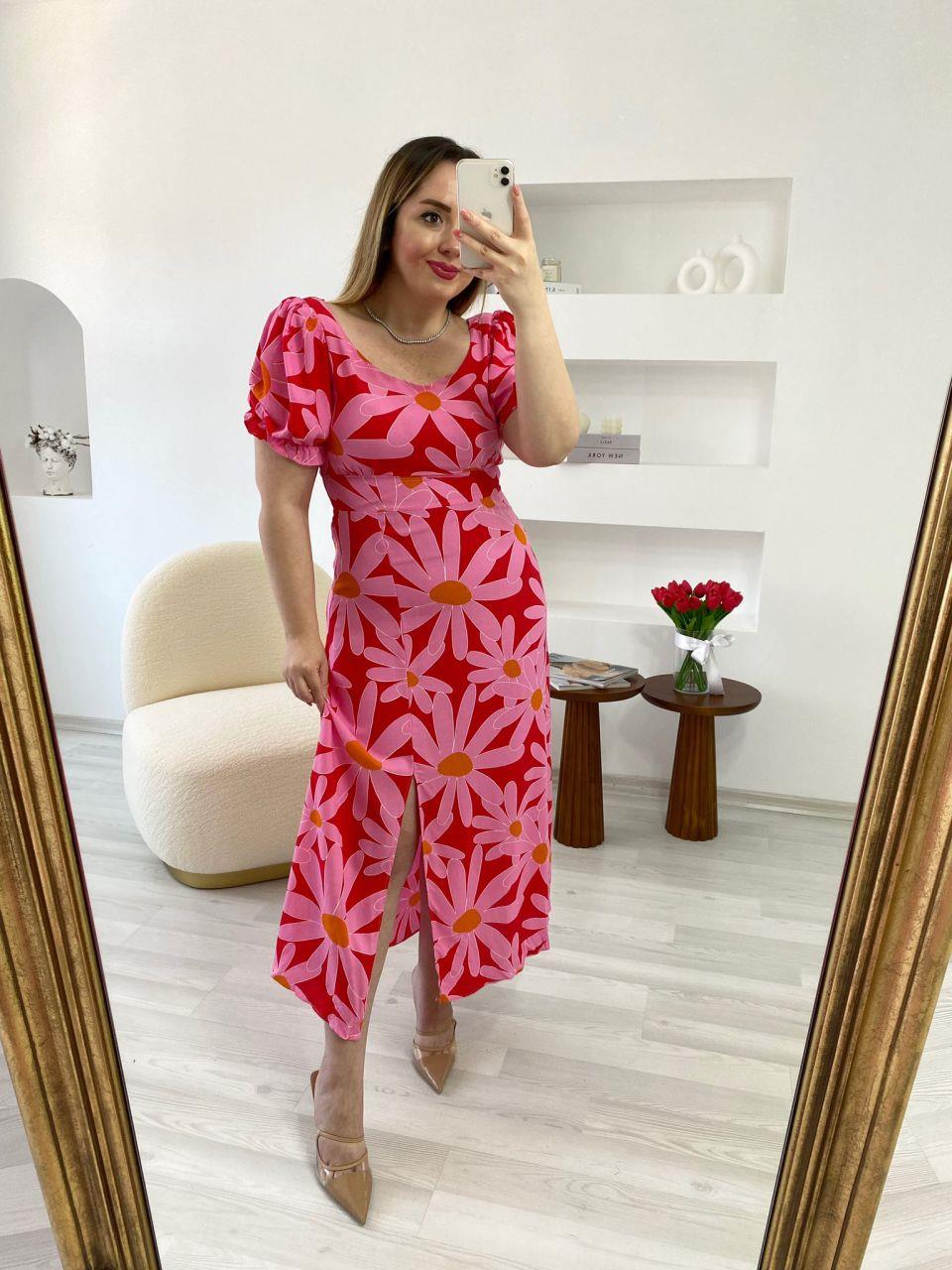 PEMBE KİRMİZİ DESENLİ ELBİSE