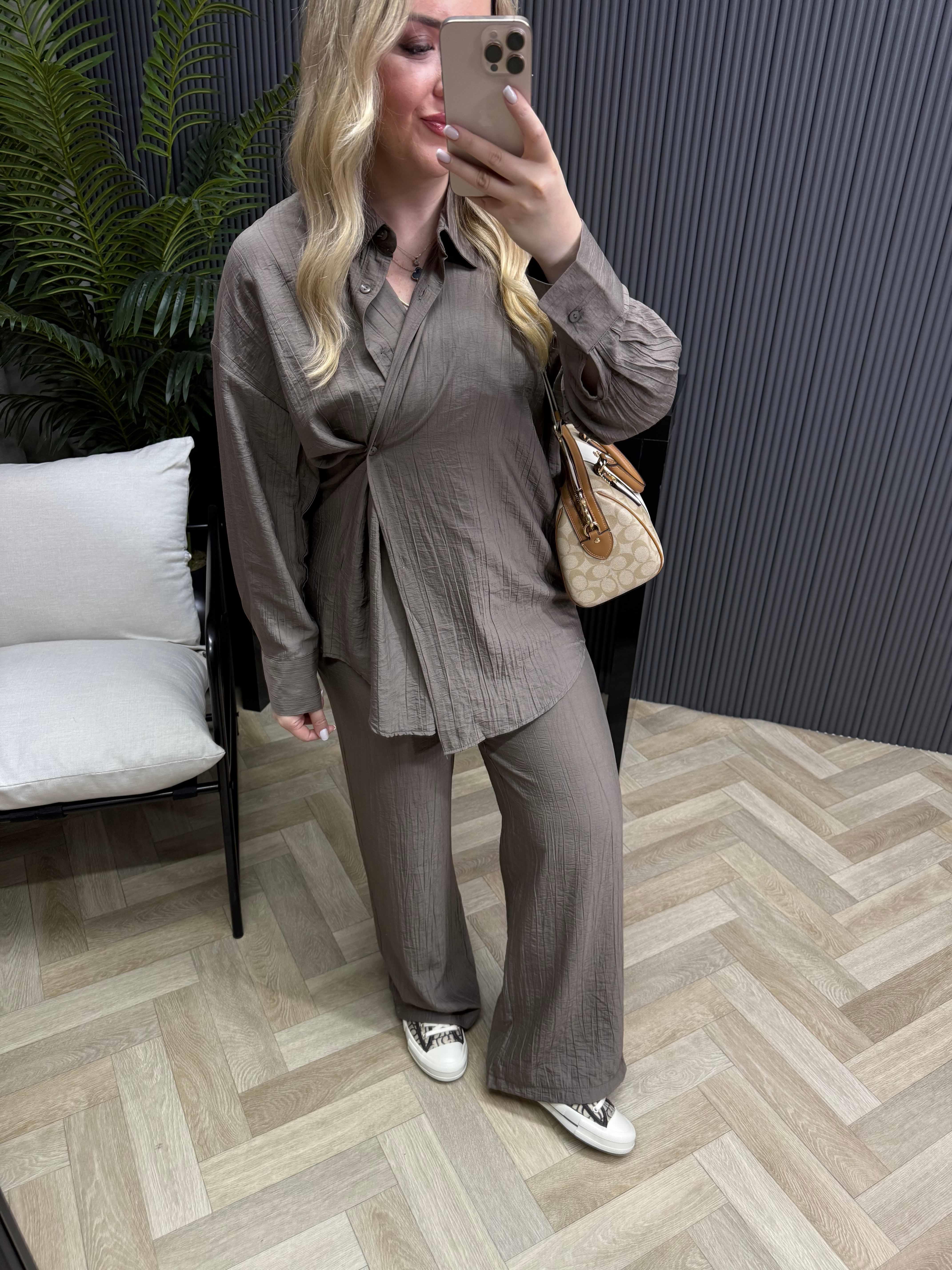 Perla İki Farklı Kullanımlı Tasarım Takım Duman