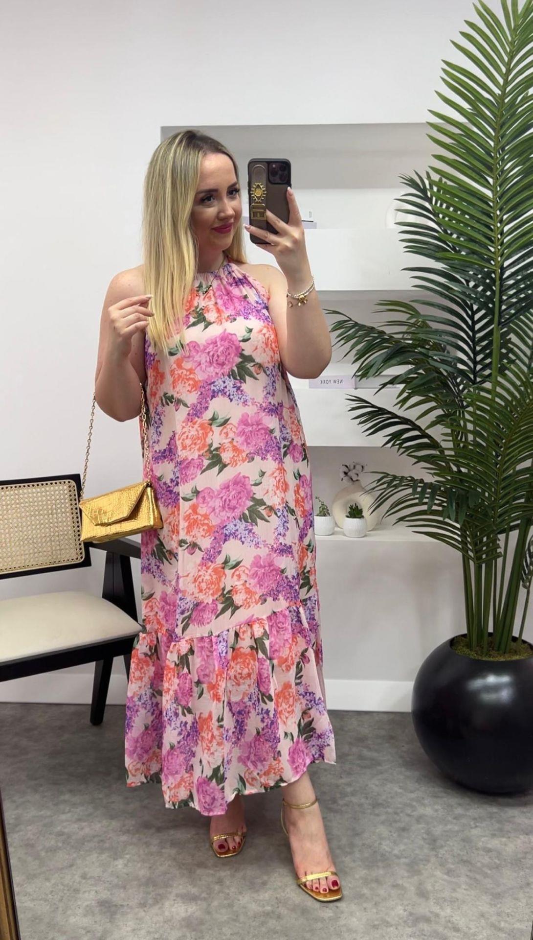 SARA HALTER YAKA PEMBE ÇİÇEKLİ ŞİFON ELBİSE