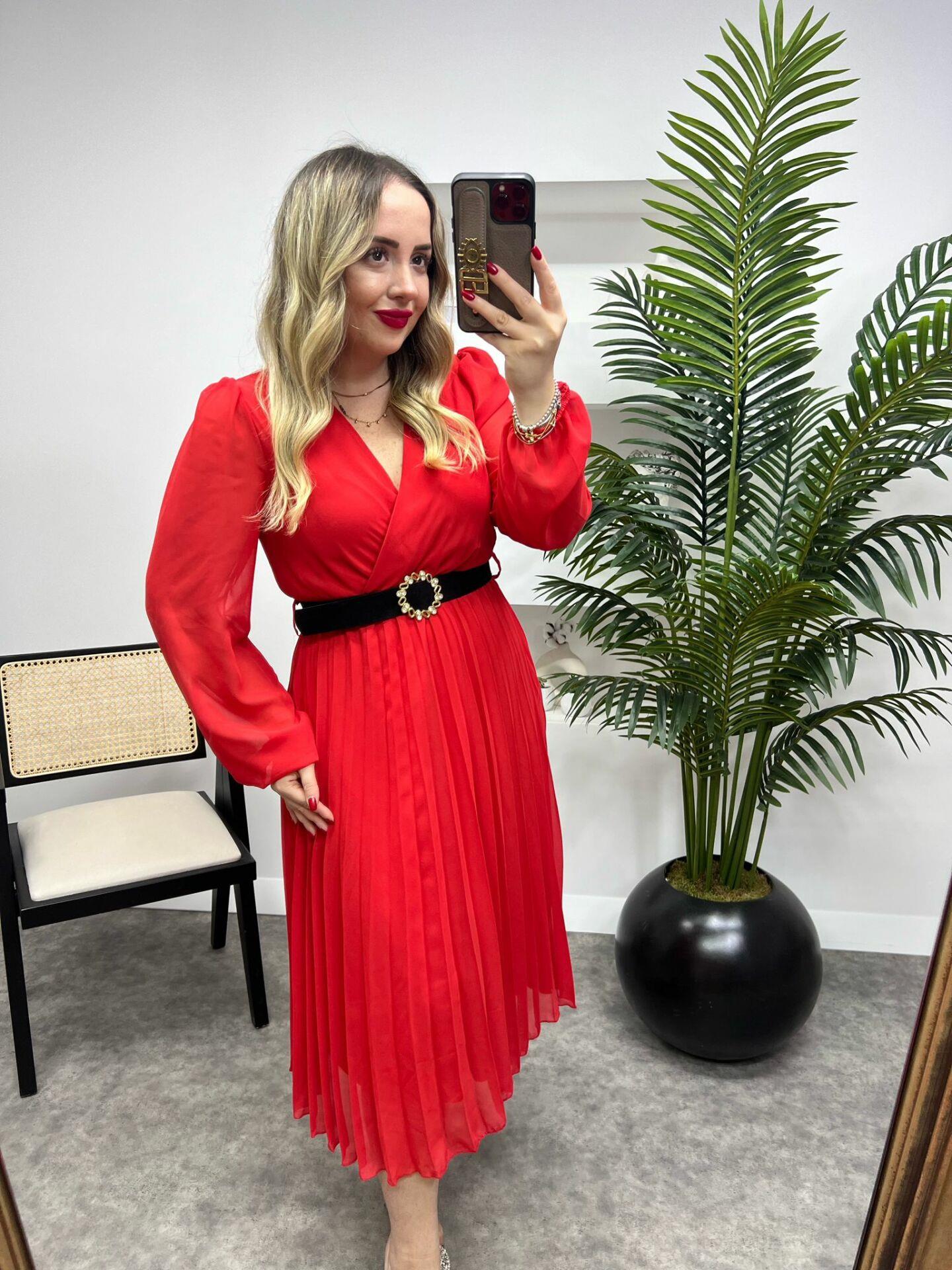 TAŞLI SİYAH KEMERLİ ŞİFON ELBİSE KIRMIZI