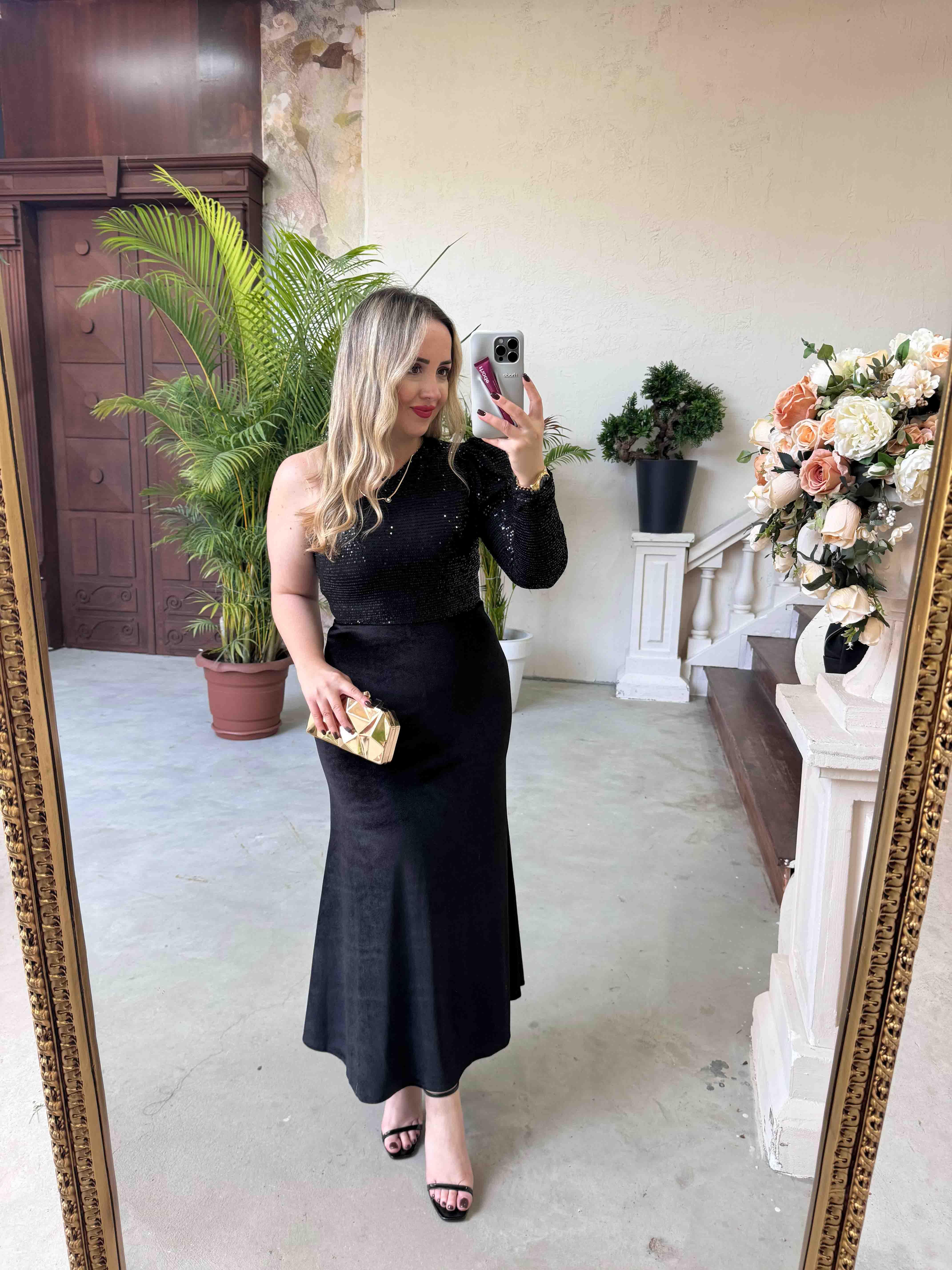 TEK KOL PAYET DETAYLI KADİFE ELBİSE SİYAH