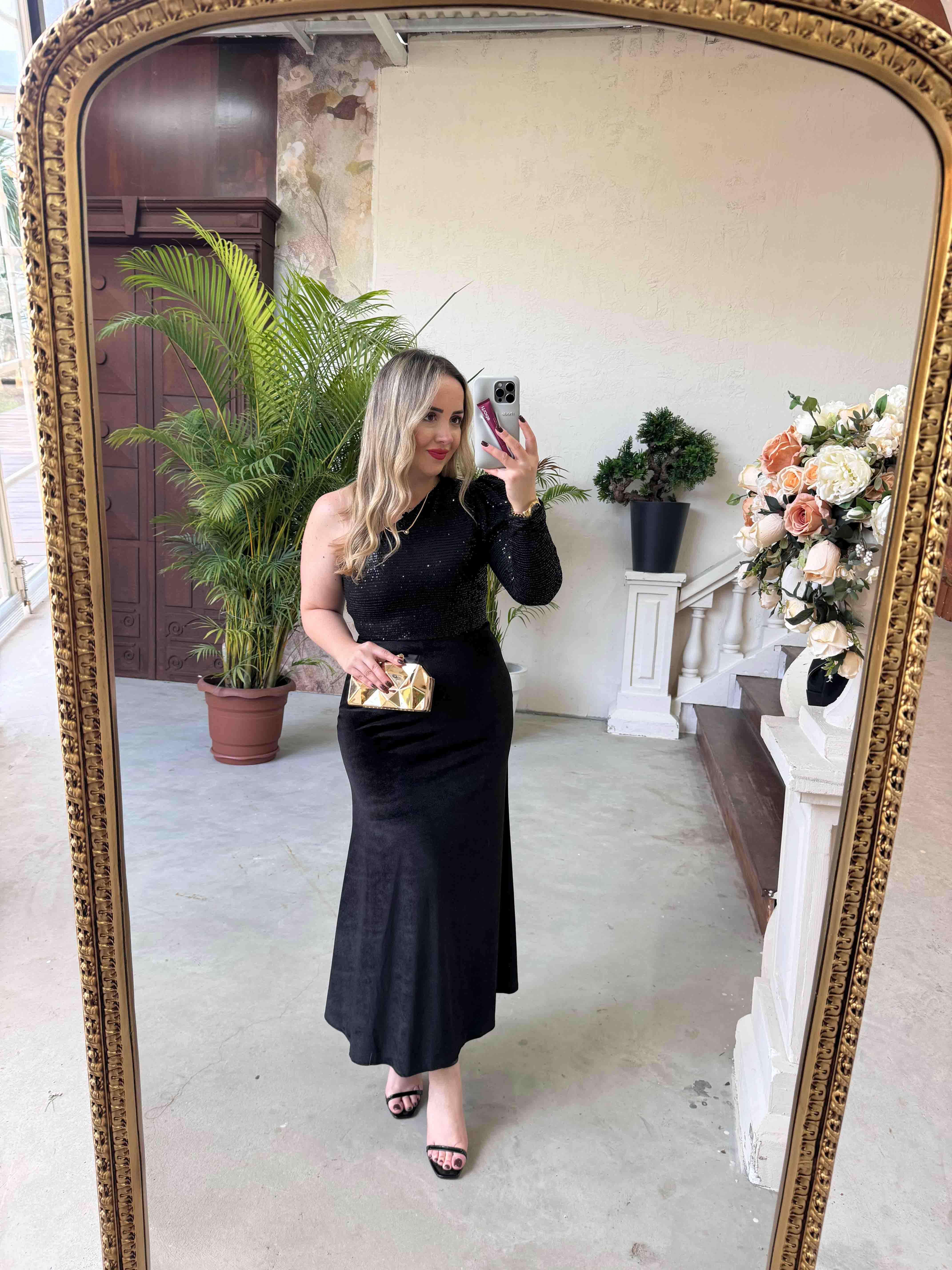 TEK KOL PAYET DETAYLI KADİFE ELBİSE SİYAH