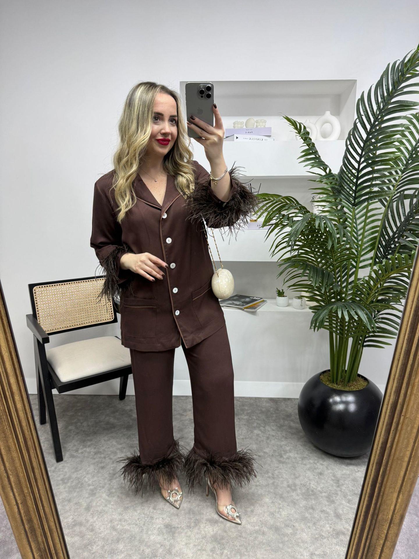 TÜTÜ DETAYLI TASARIM TAKIM ACI KAHVE