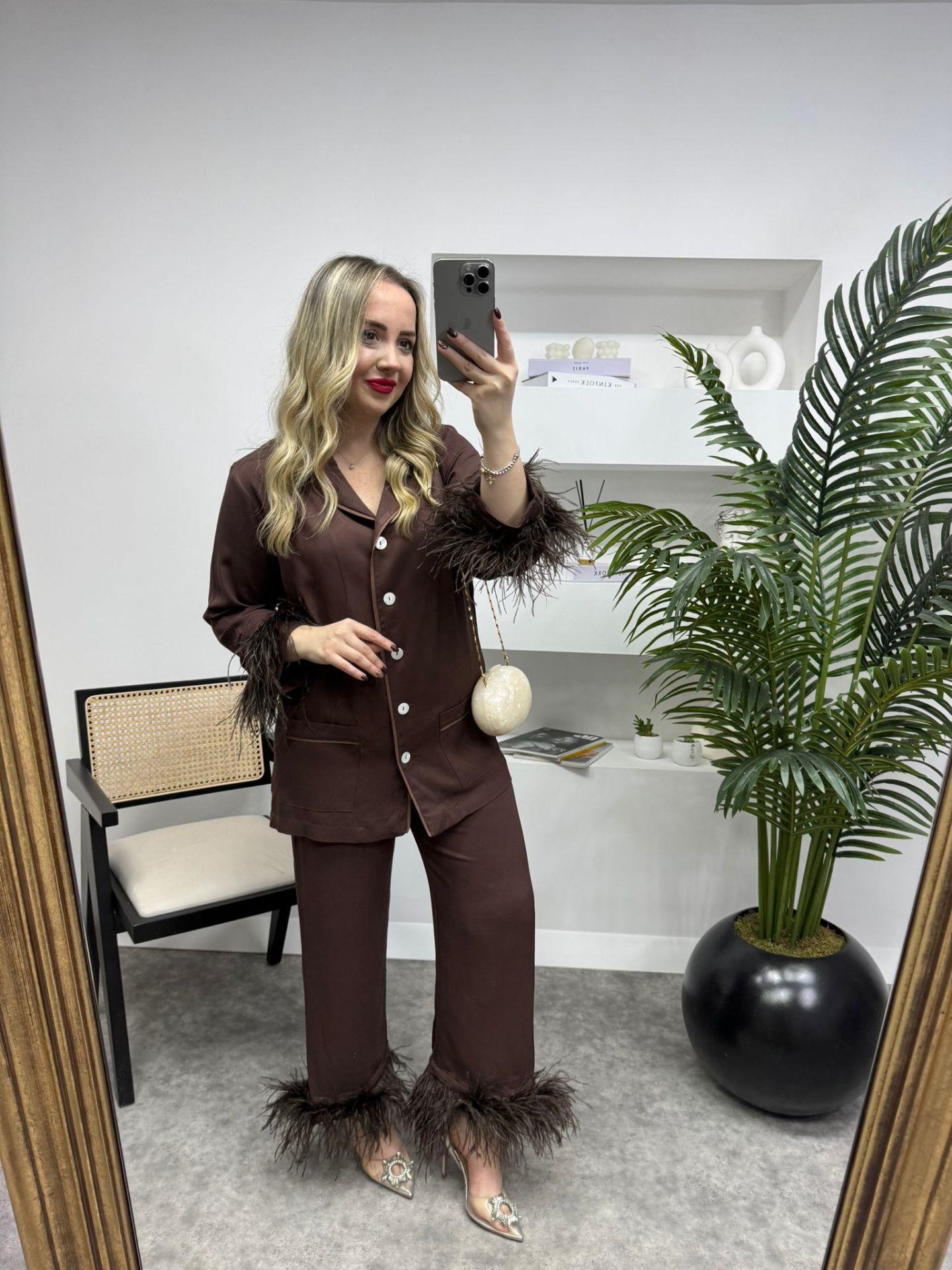 TÜTÜ DETAYLI TASARIM TAKIM ACI KAHVE