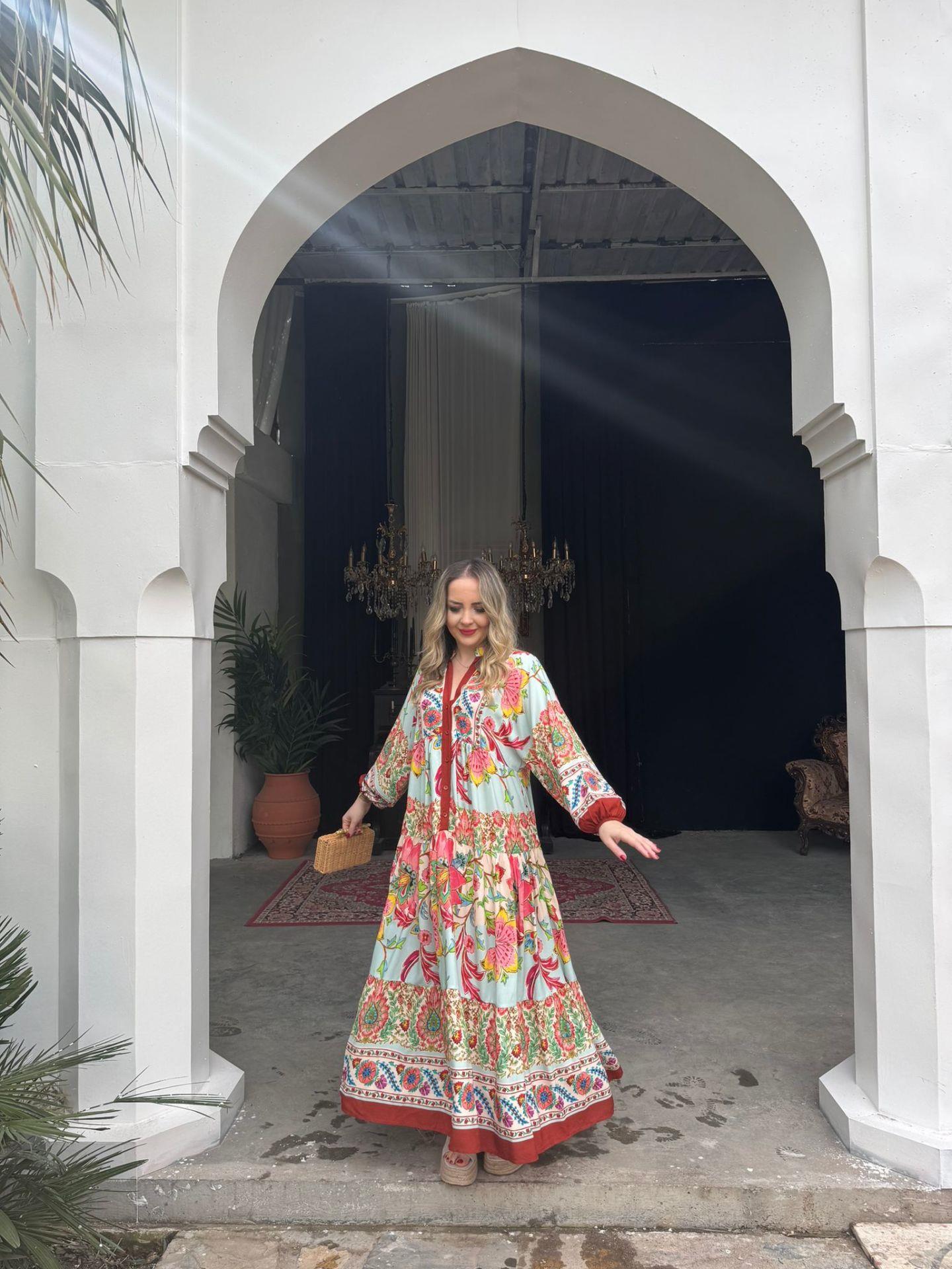 VİOLA KIRMIZI DESENLİ ELBİSE