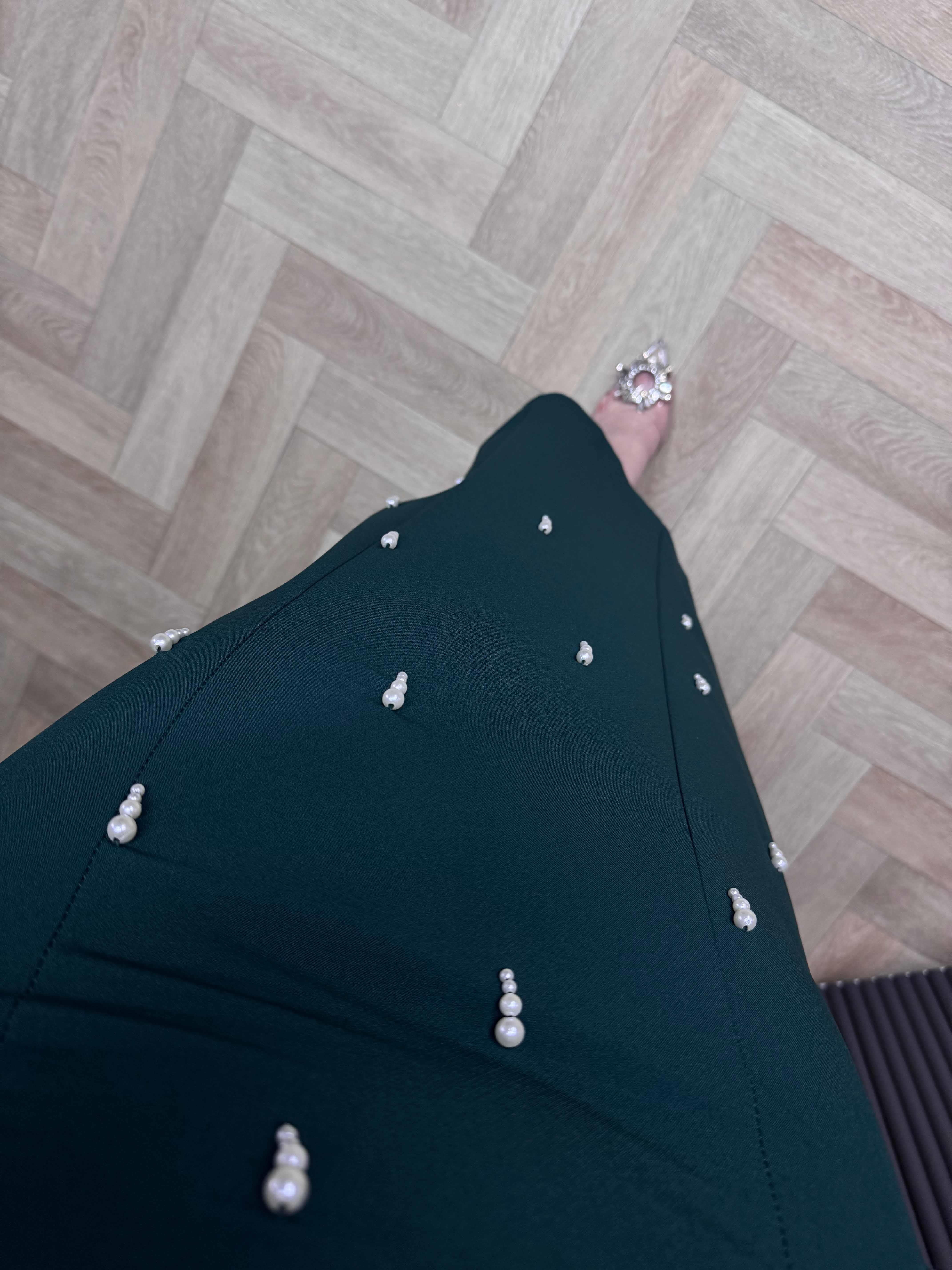 Violet İnci Detay Balon Kol Kalem Elbise Zümrüt