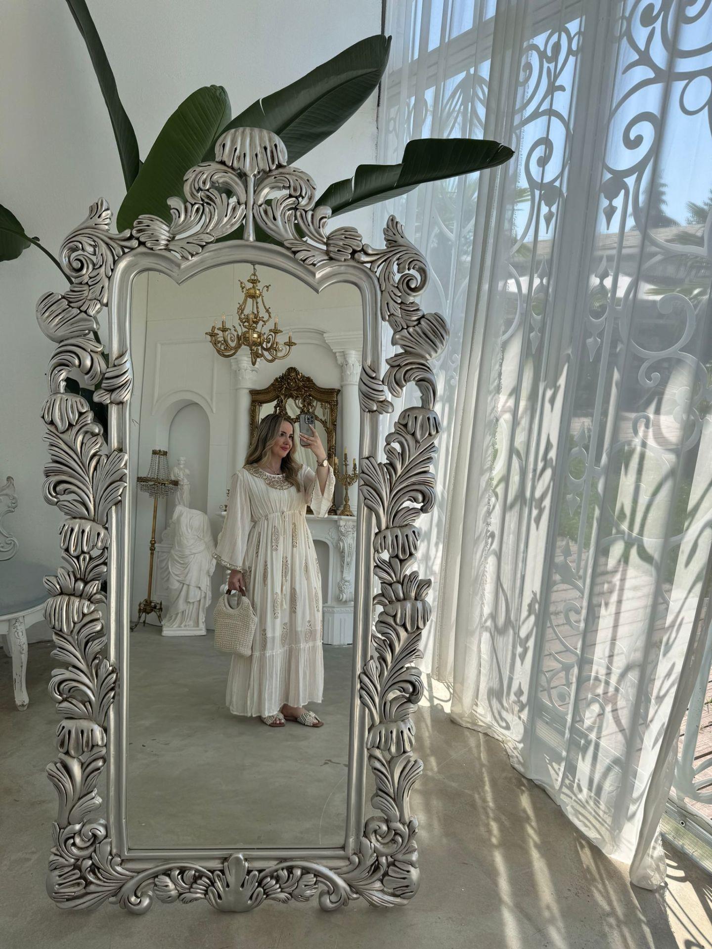 YAKA İŞLEME DETAYLI İSPANYOL KOL İTHAL ELBİSE