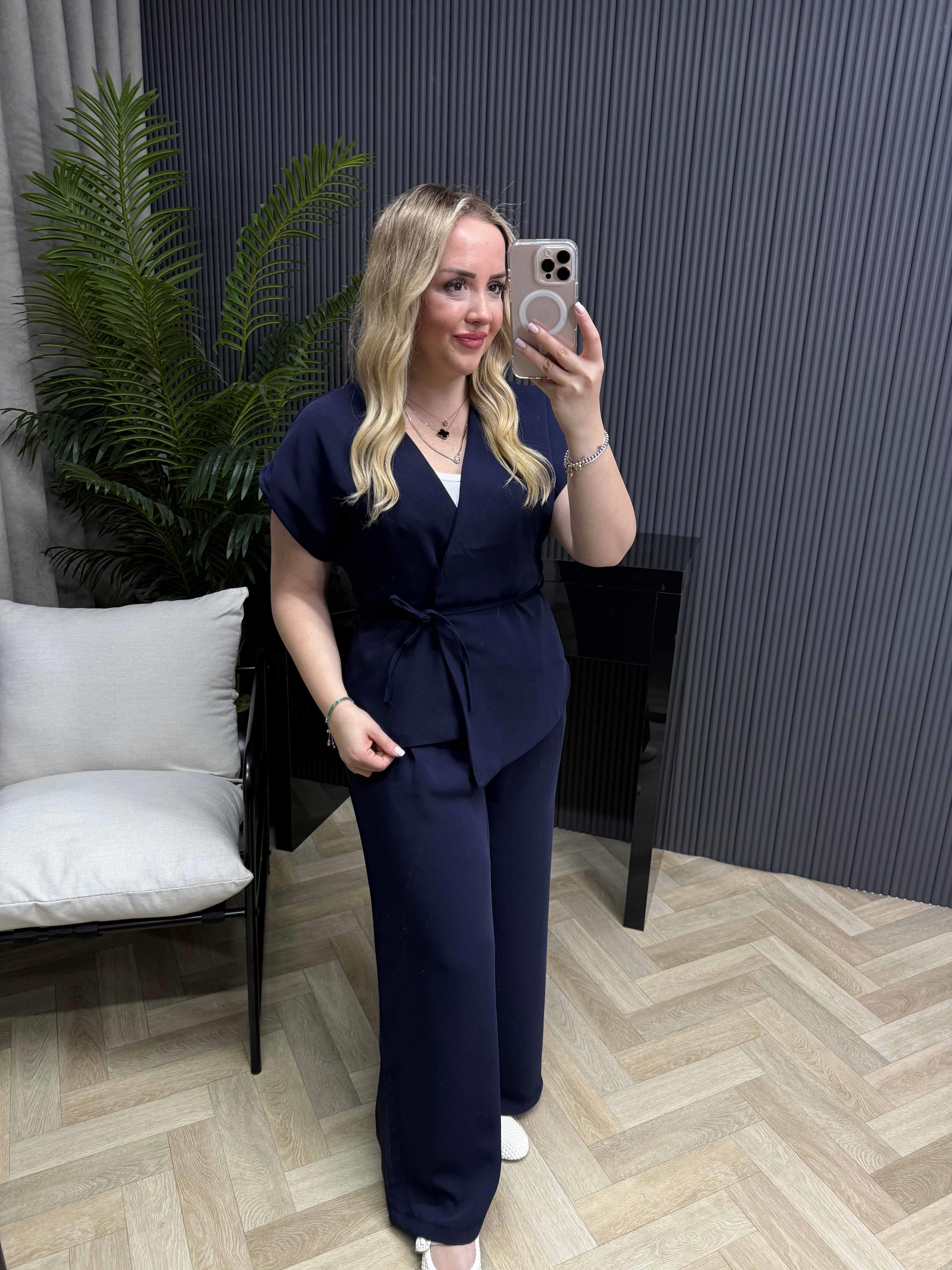 Yelekli Kuşaklı Palazzo Pantolonlu Takım Lacivert