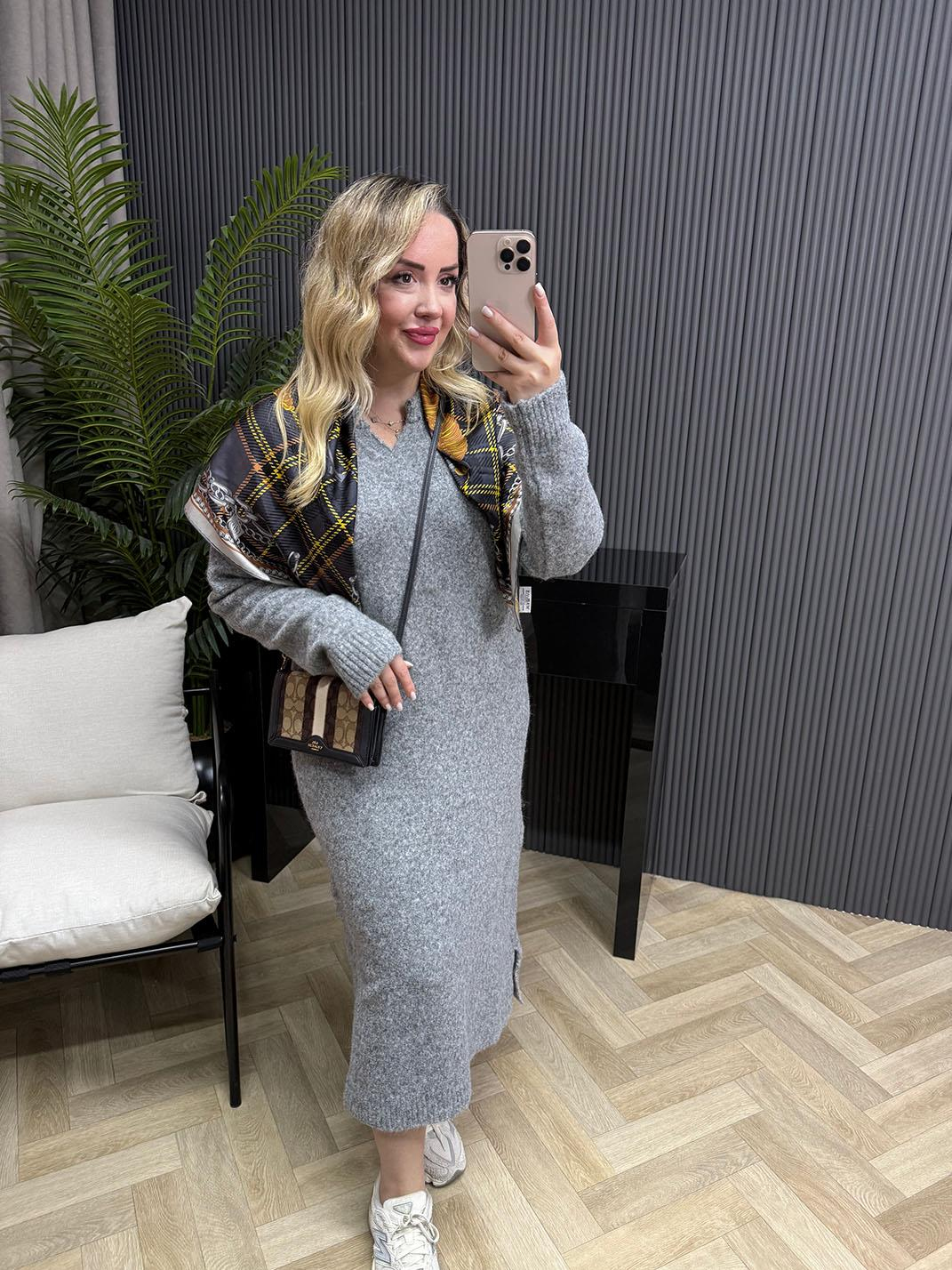 Yumoş Dokuda Triko Elbiseler Gri