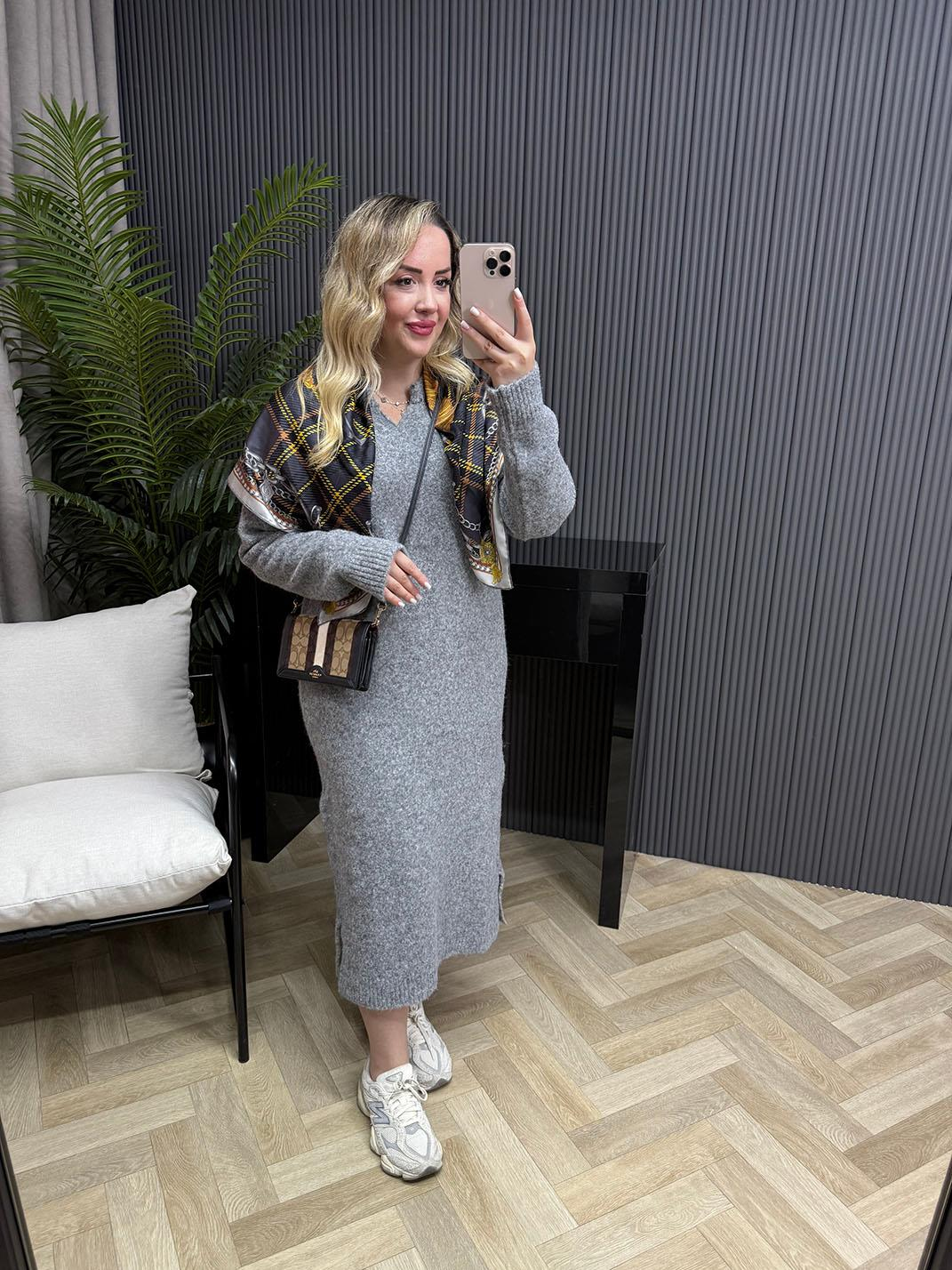 Yumoş Dokuda Triko Elbiseler Gri