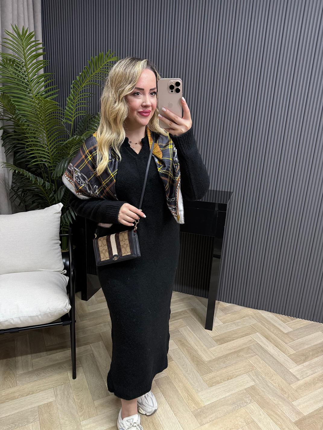 Yumoş Dokuda Triko Elbiseler Siyah