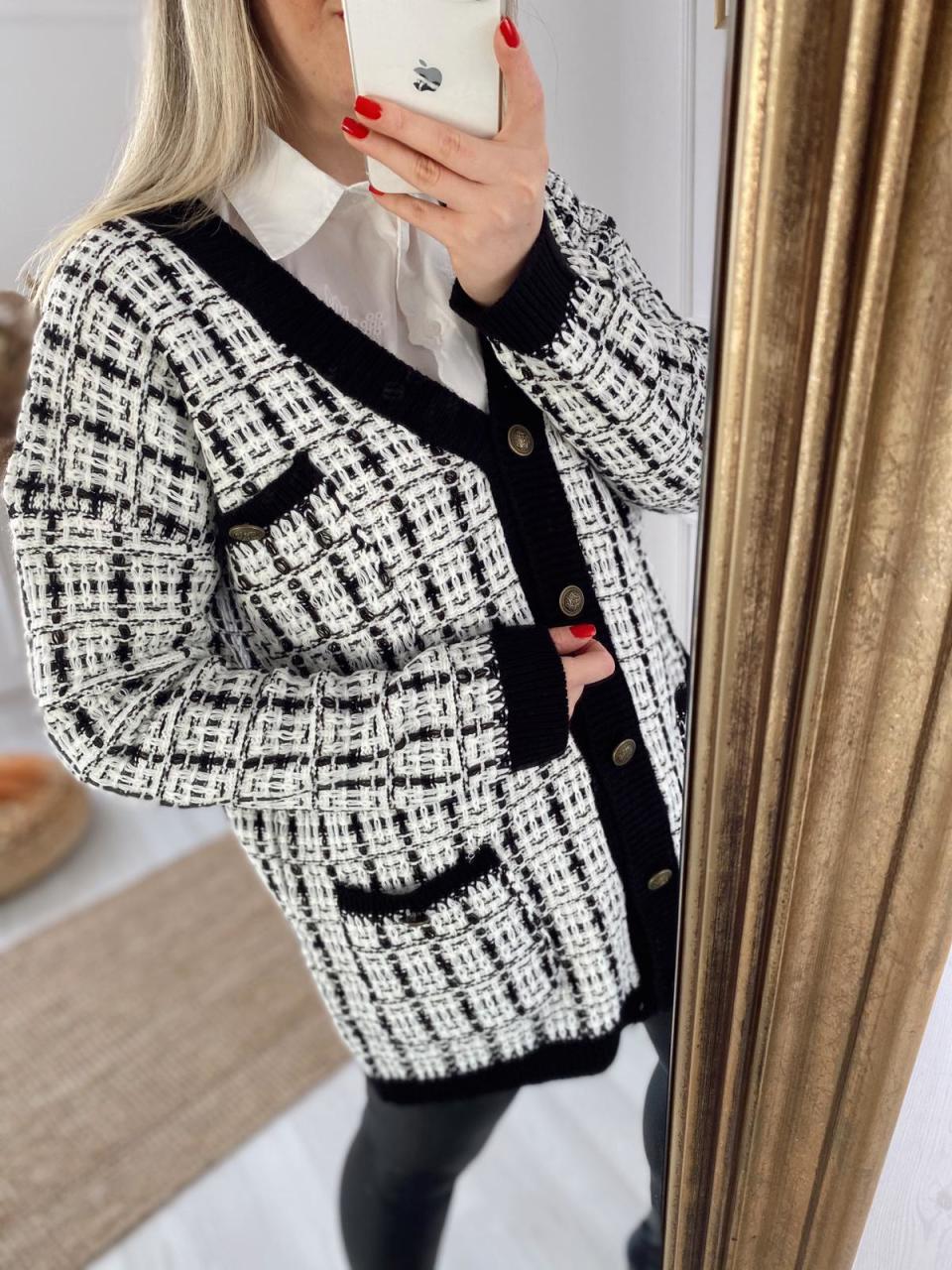 ZARA MODEL DÜĞMELİ CEPLİ BEYAZ HİRKA