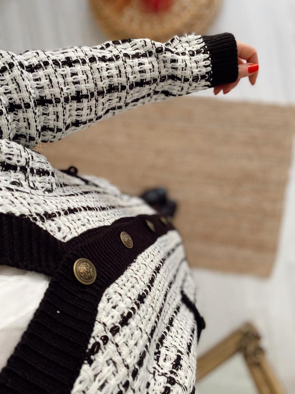 ZARA MODEL DÜĞMELİ CEPLİ BEYAZ HİRKA