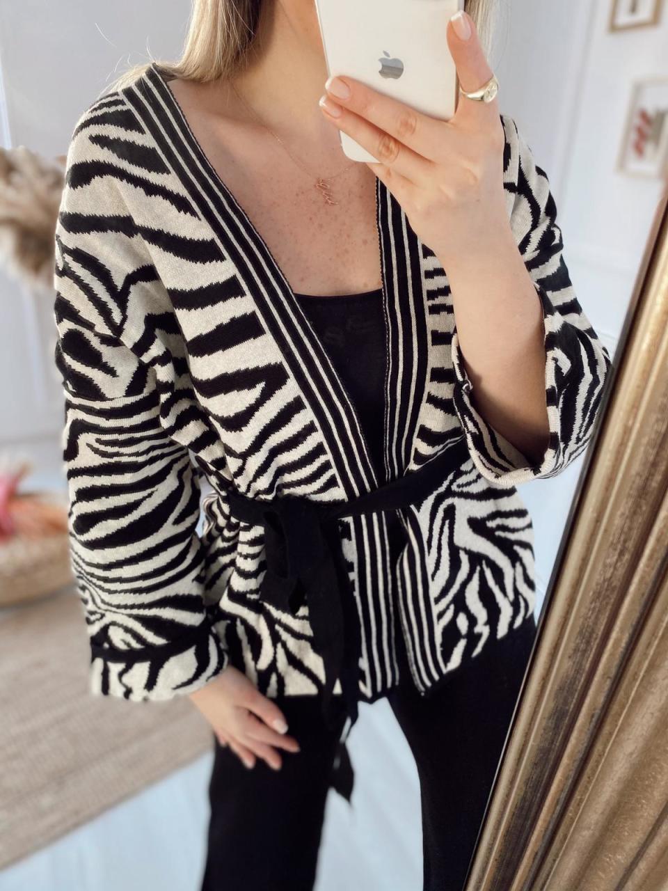 ZEBRA KUŞAKLI SİYAH TRİKO TAKIM