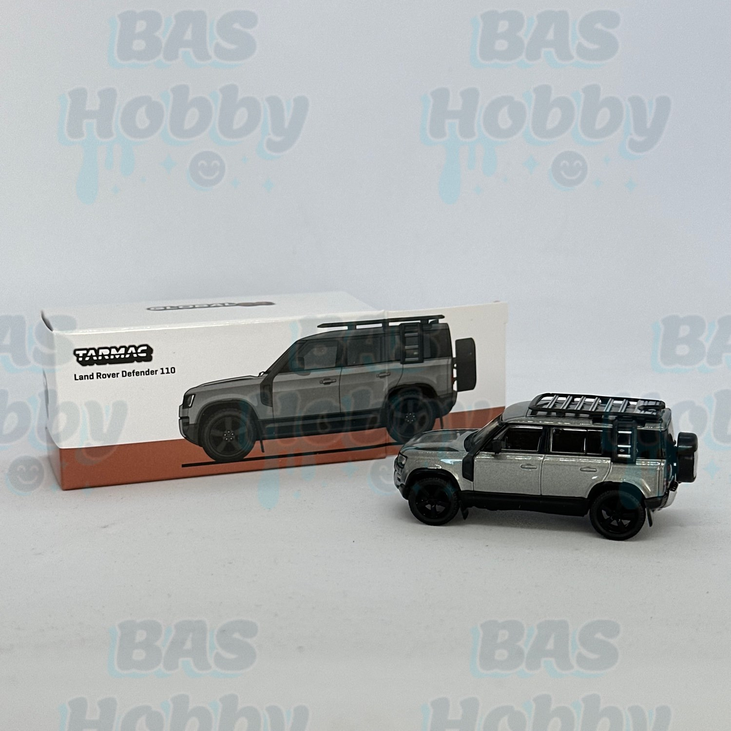 (AÇIK KUTU) Tarmac Works 1/64 Land Rover Defender 110 Grey Metallic - GLOBAL64 T64G-020-GY