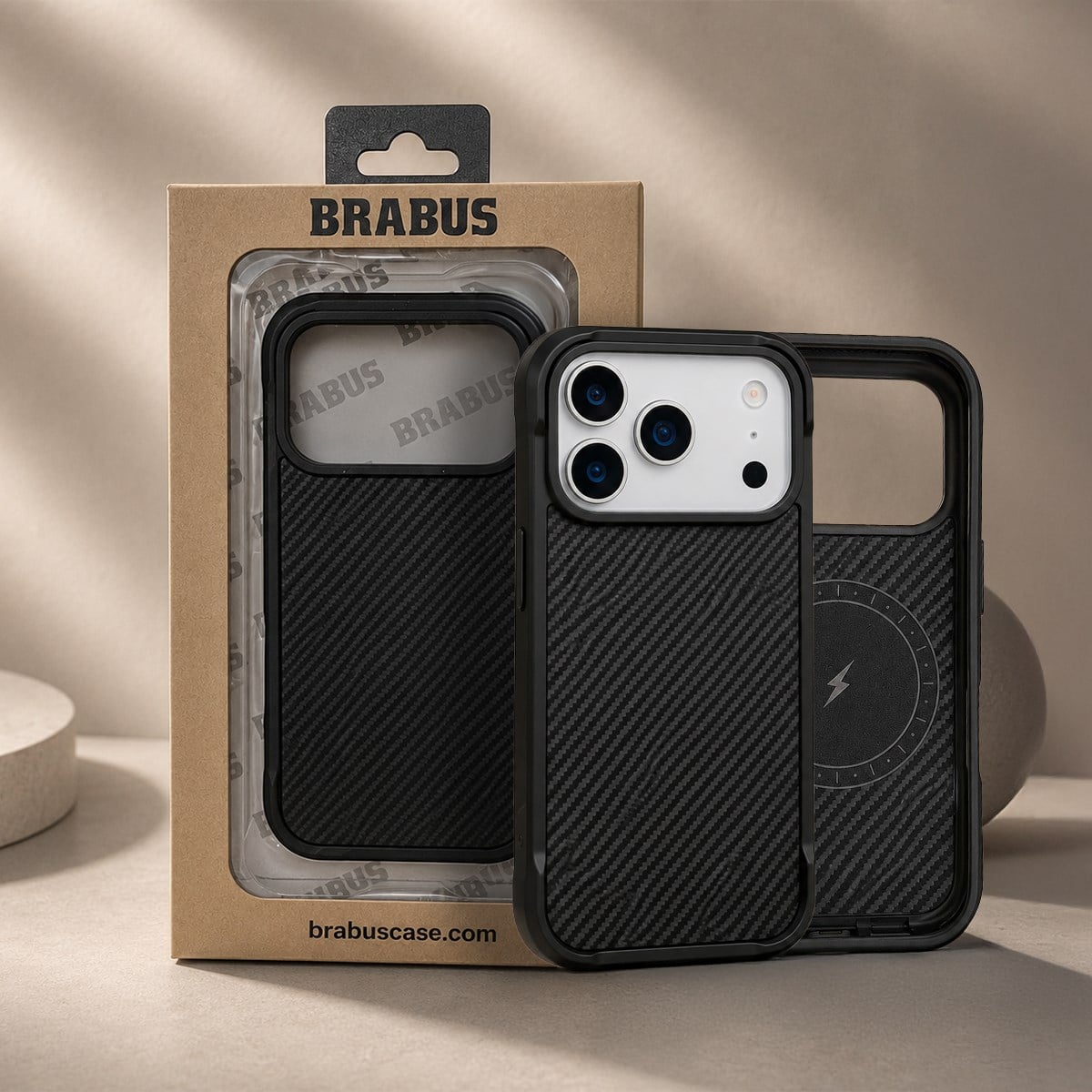 BRABUS iPhone 17 Uyumlu MagSafe Özellikli Orijinal Fiber Kaplamalı Fiber Telefon kılıfı