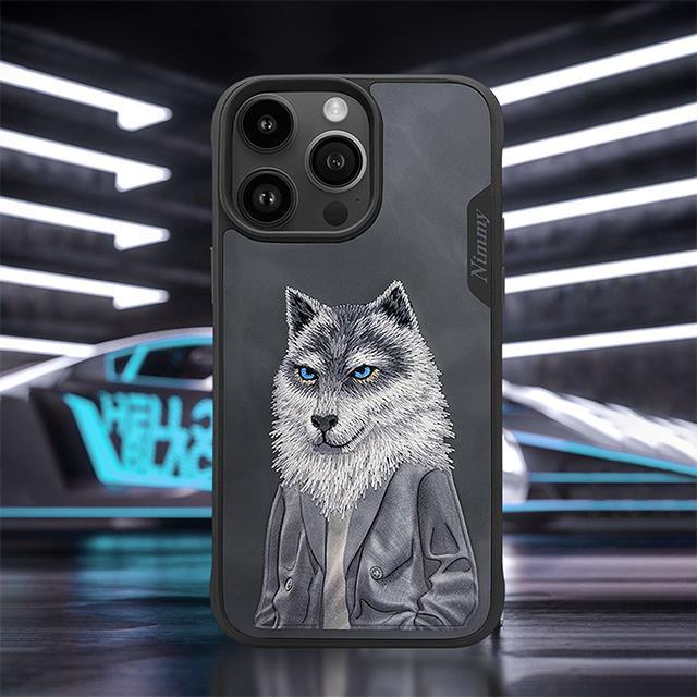 NIM iPhone 14 Pro Max Suni Deri Üstüne Gerçek Nakış İşlemeli Kıyafet Kurt Detaylı 3D Fashion Pet Wolf Kılıf