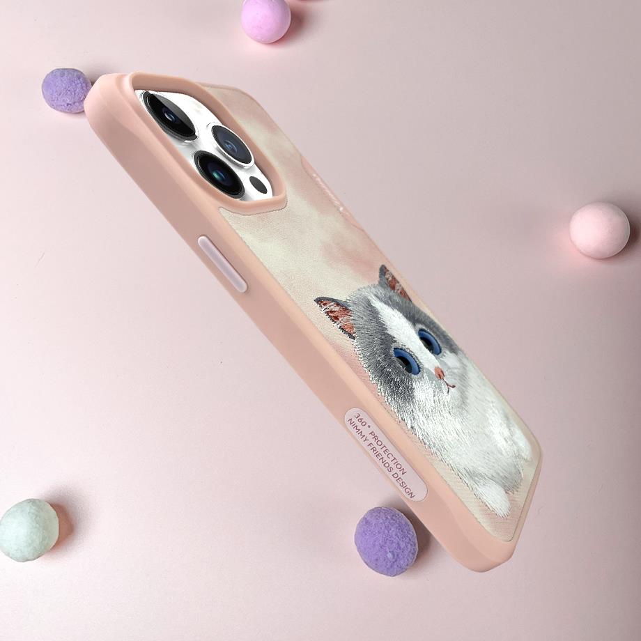 NIMMY iPhone 15 Pro 3D Gerçek Nakış İşlemeli Kedi Kabartmalı Göz Detaylı Big Eyes Silikon Kılıf