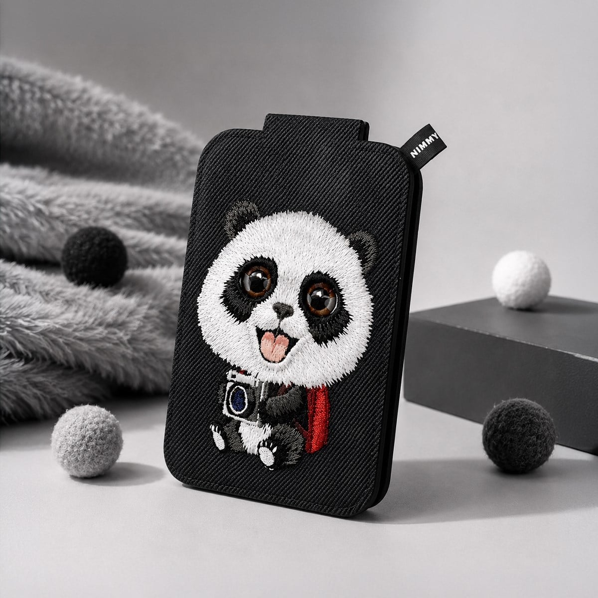 NIMMY Nimmy MagSafe Uyumlu | Değiştirilebilir Manyetik 3D Nakışlı Stand Ve Kartlık Siyah Panda